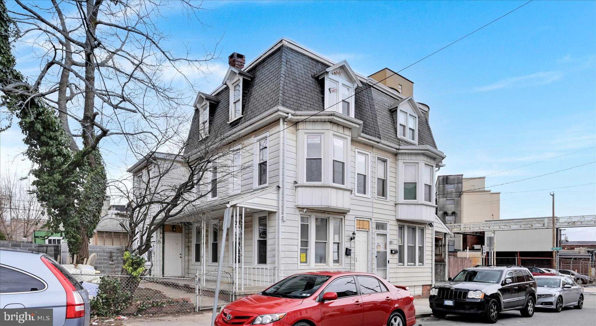 132 N West St photo 2