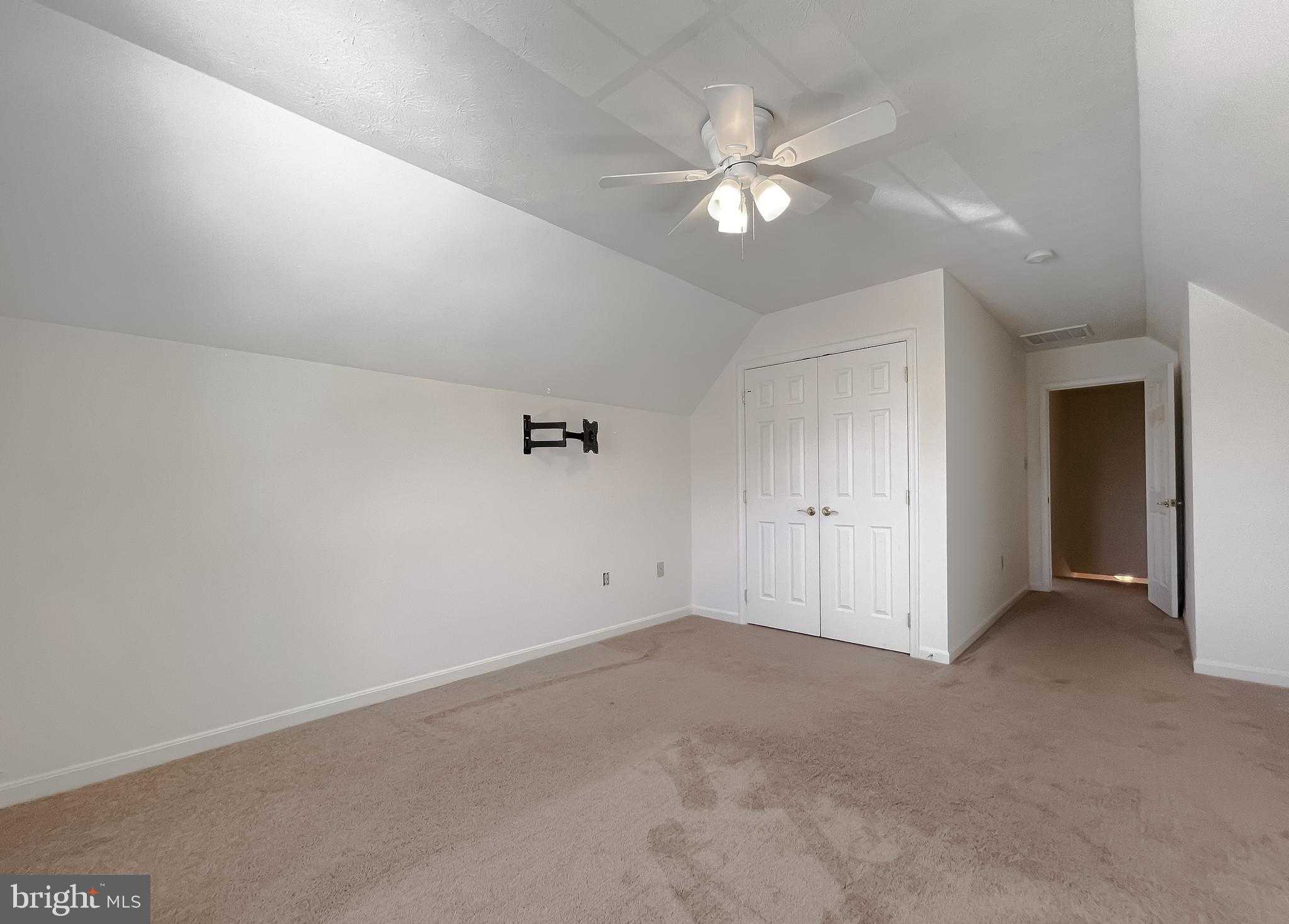 22691 Kinnegad Pl photo 39