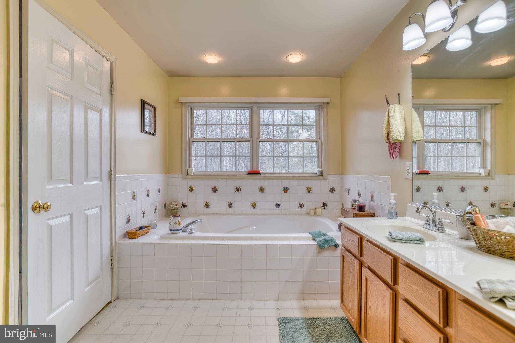 14100 Chesterfield Ln photo 28