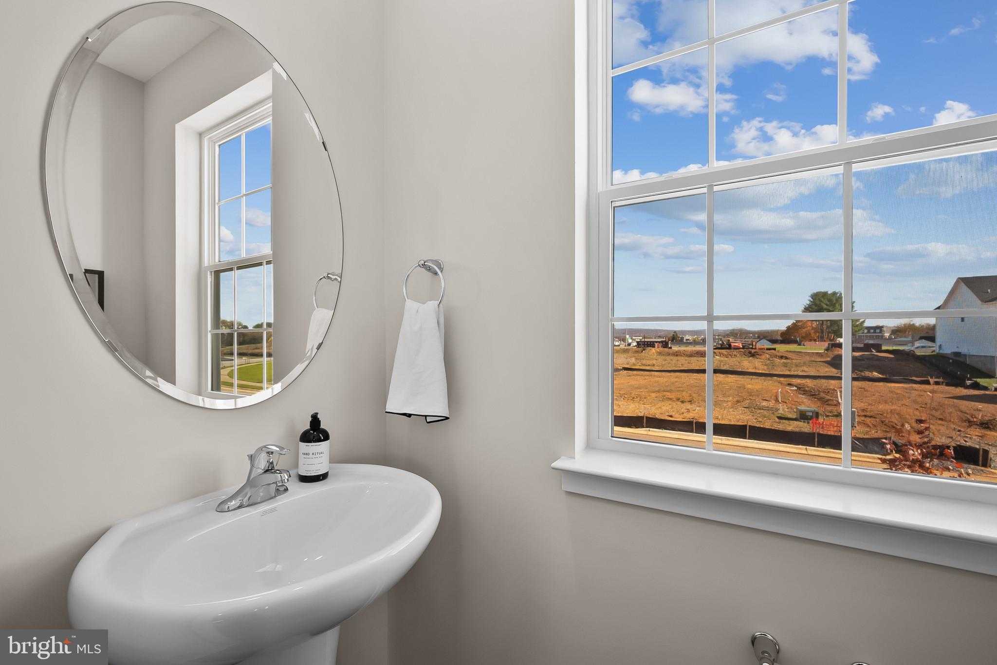 52 Aloma St photo 16