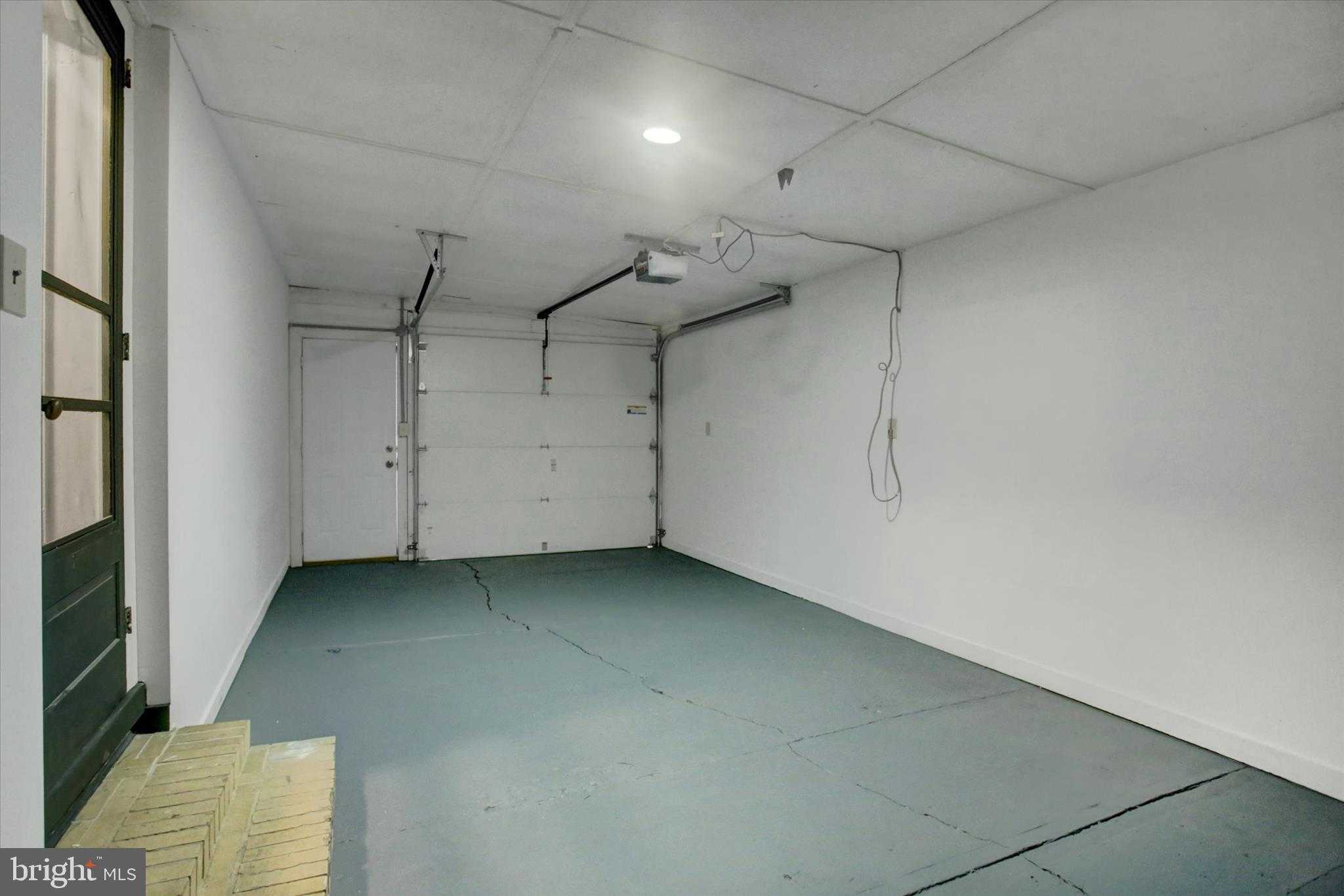 1319 N West St photo 24