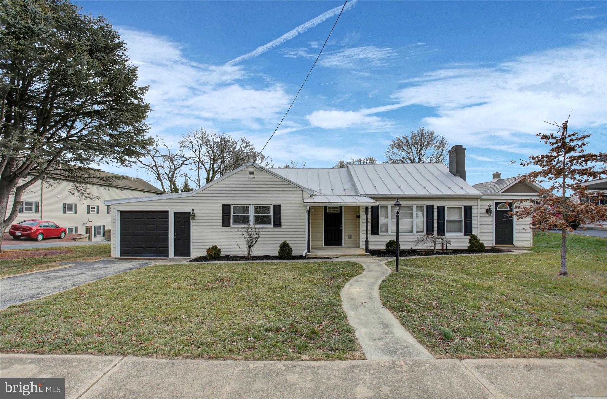 1319 N West St photo 34