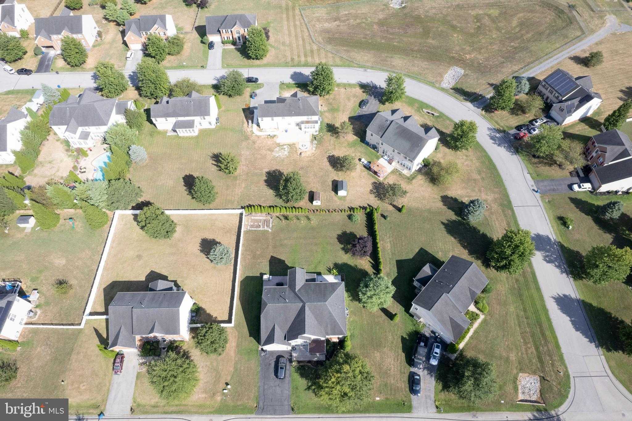 19338 Paradise Manor Dr photo 2