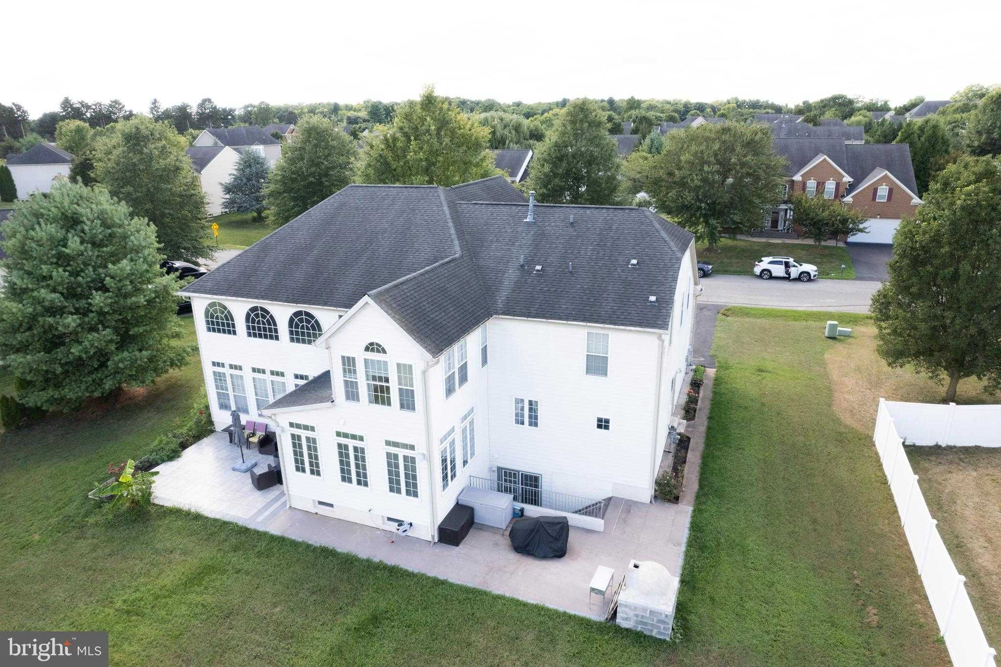 19338 Paradise Manor Dr photo 4