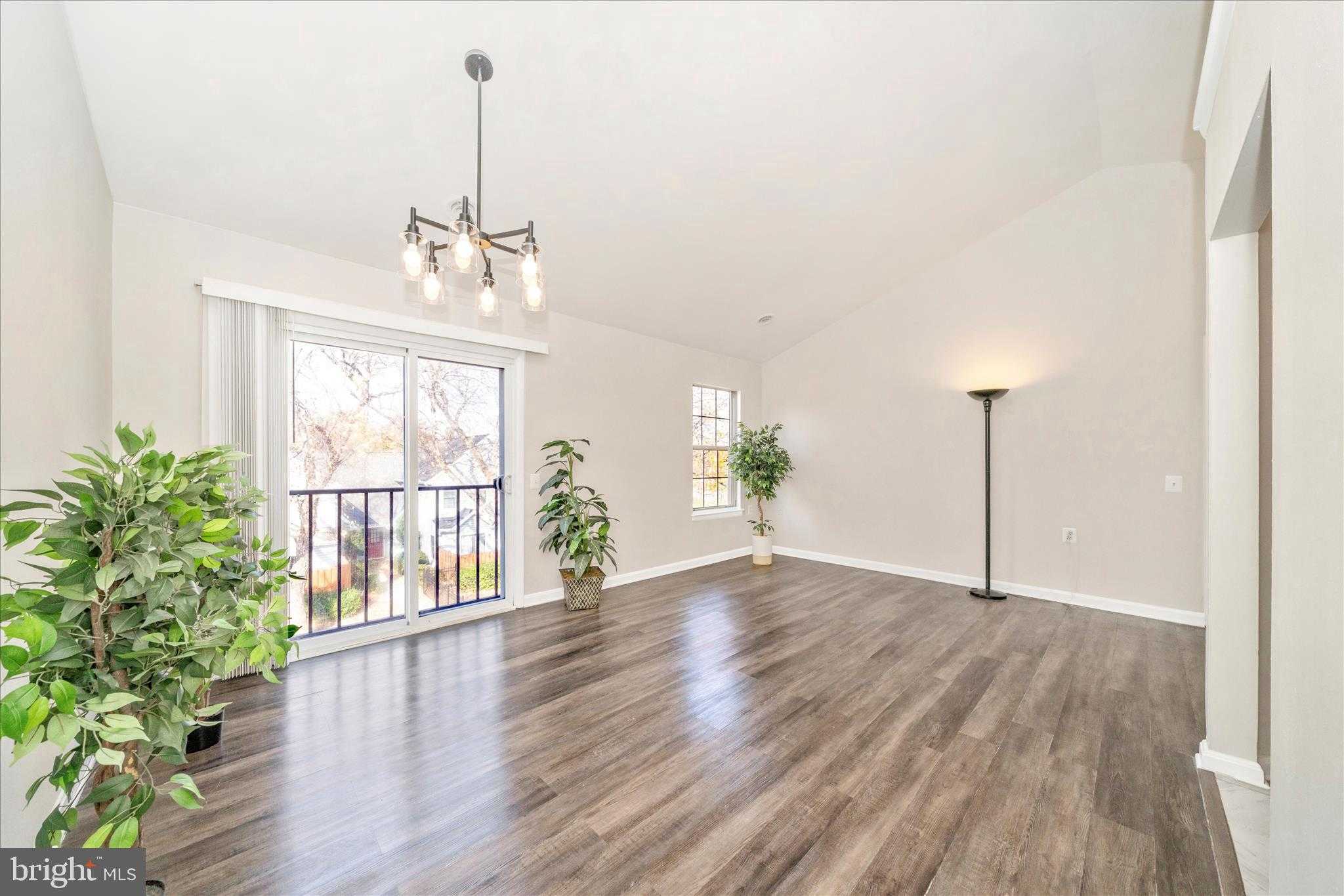 5701 Lavender Plz Apt J photo 10