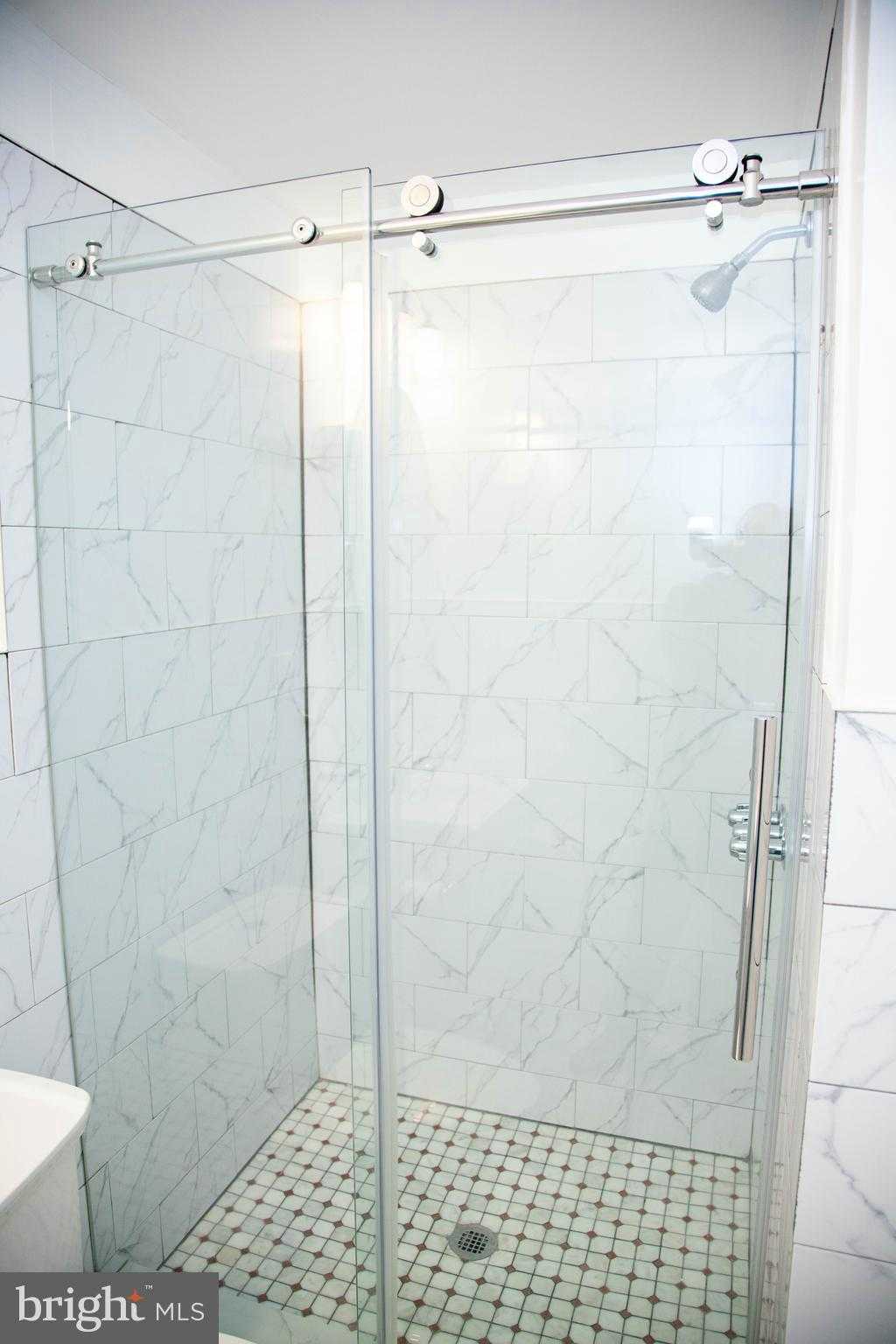 2548 N Lee St photo 15