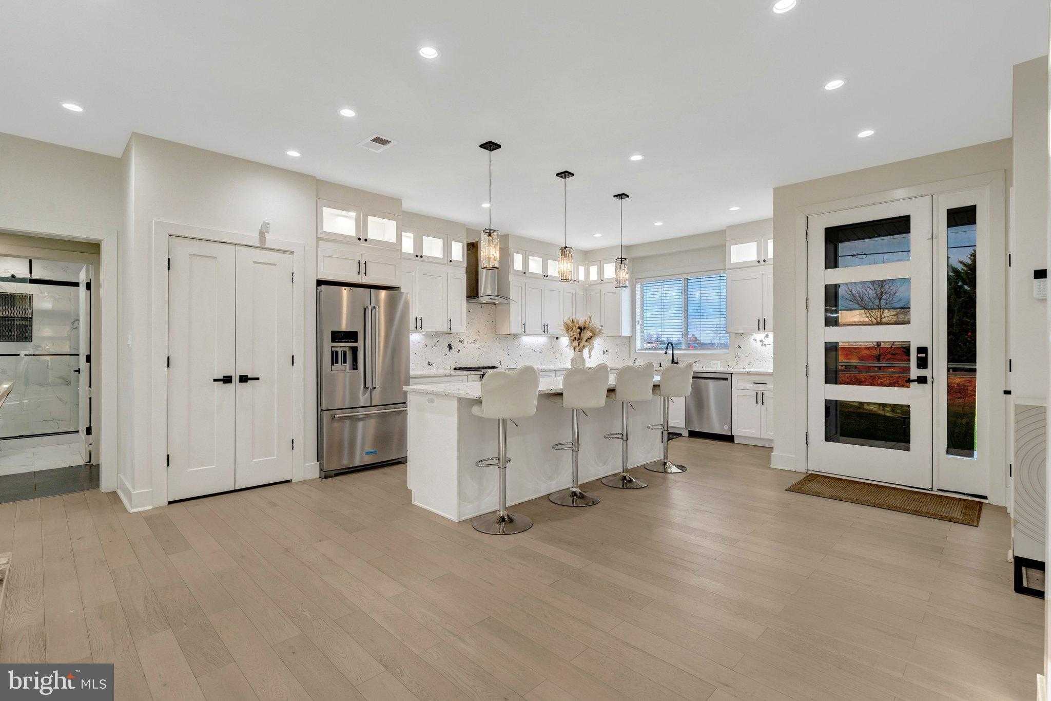 8709 Yorkshire Ln photo 3