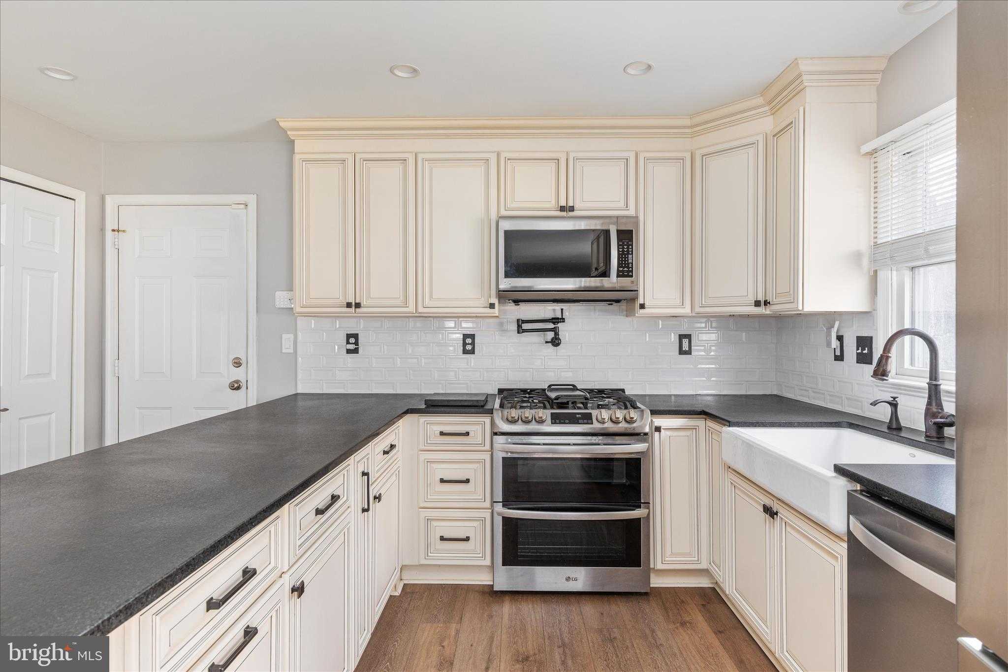 220 Oates Rd photo 24