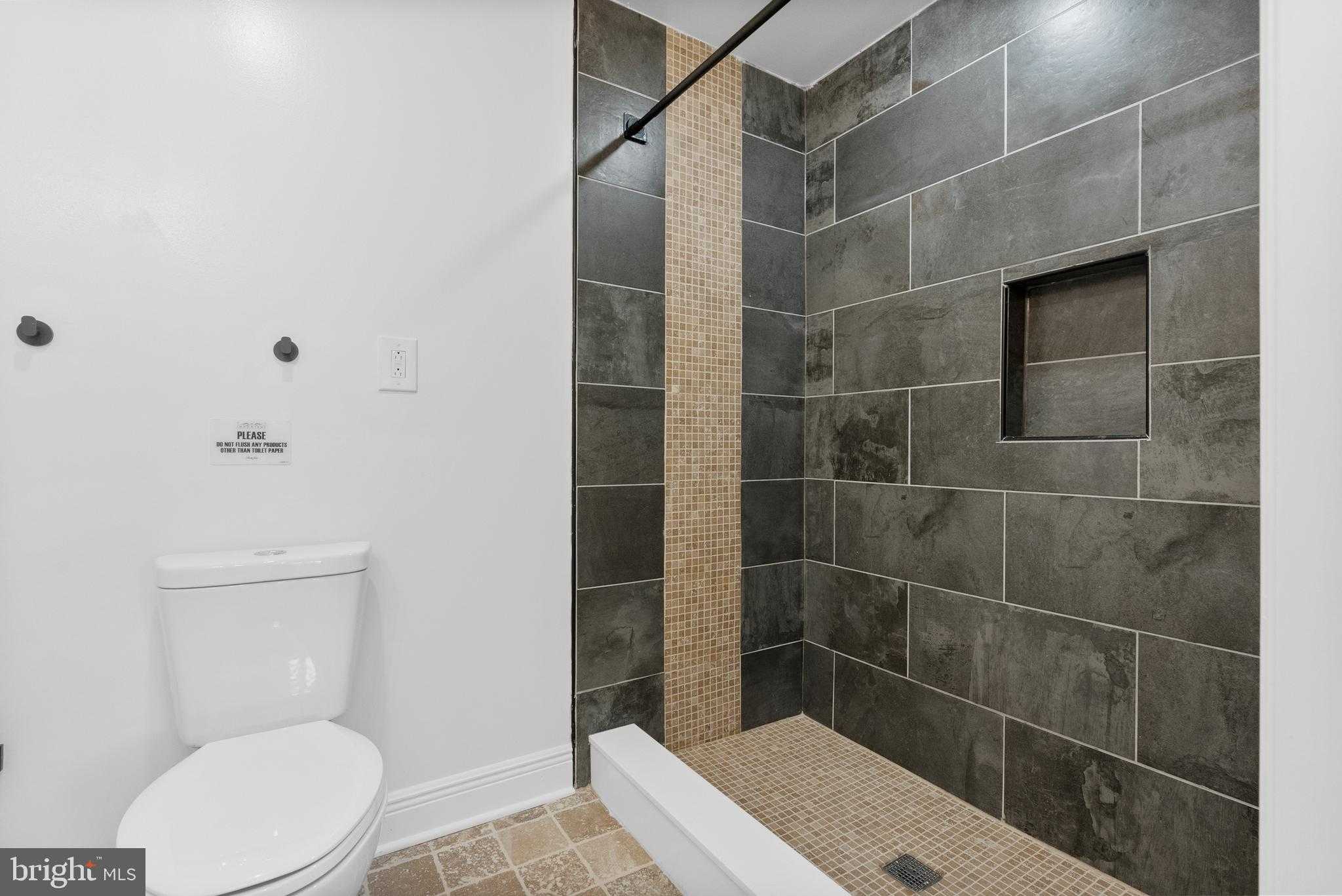 2305 N 50th St photo 11