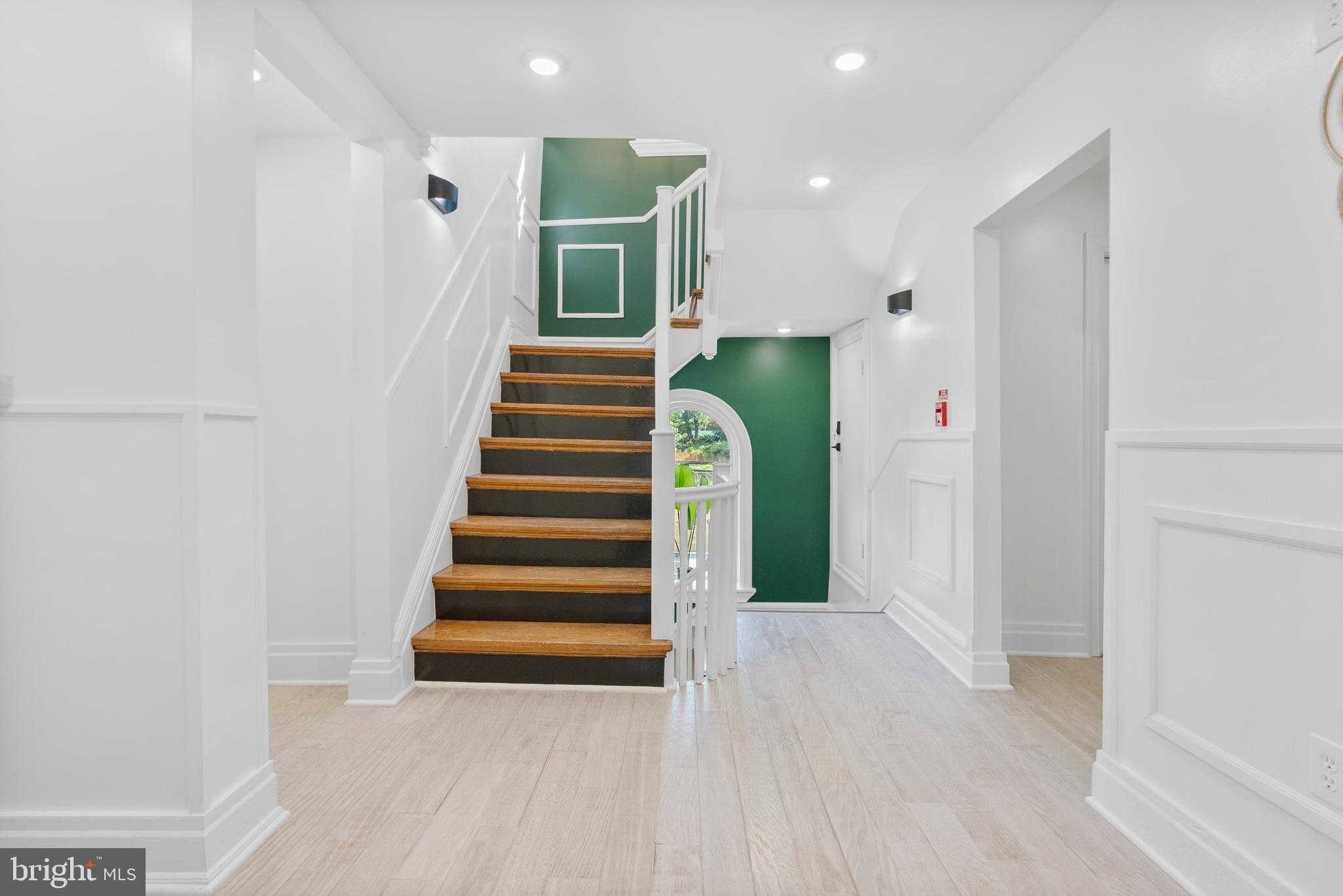 2305 N 50th St photo 25