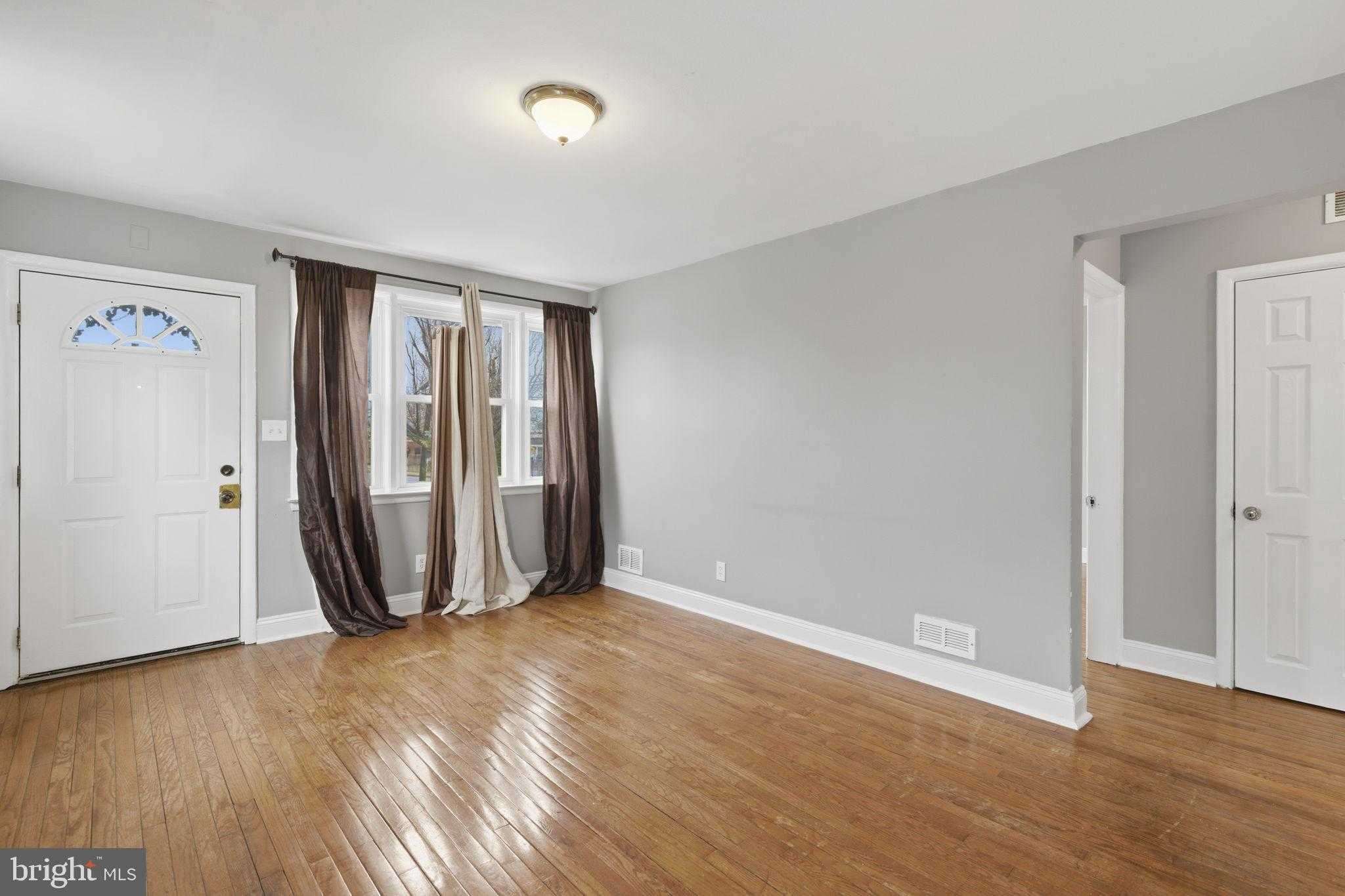 2600 Chesley Ave photo 4