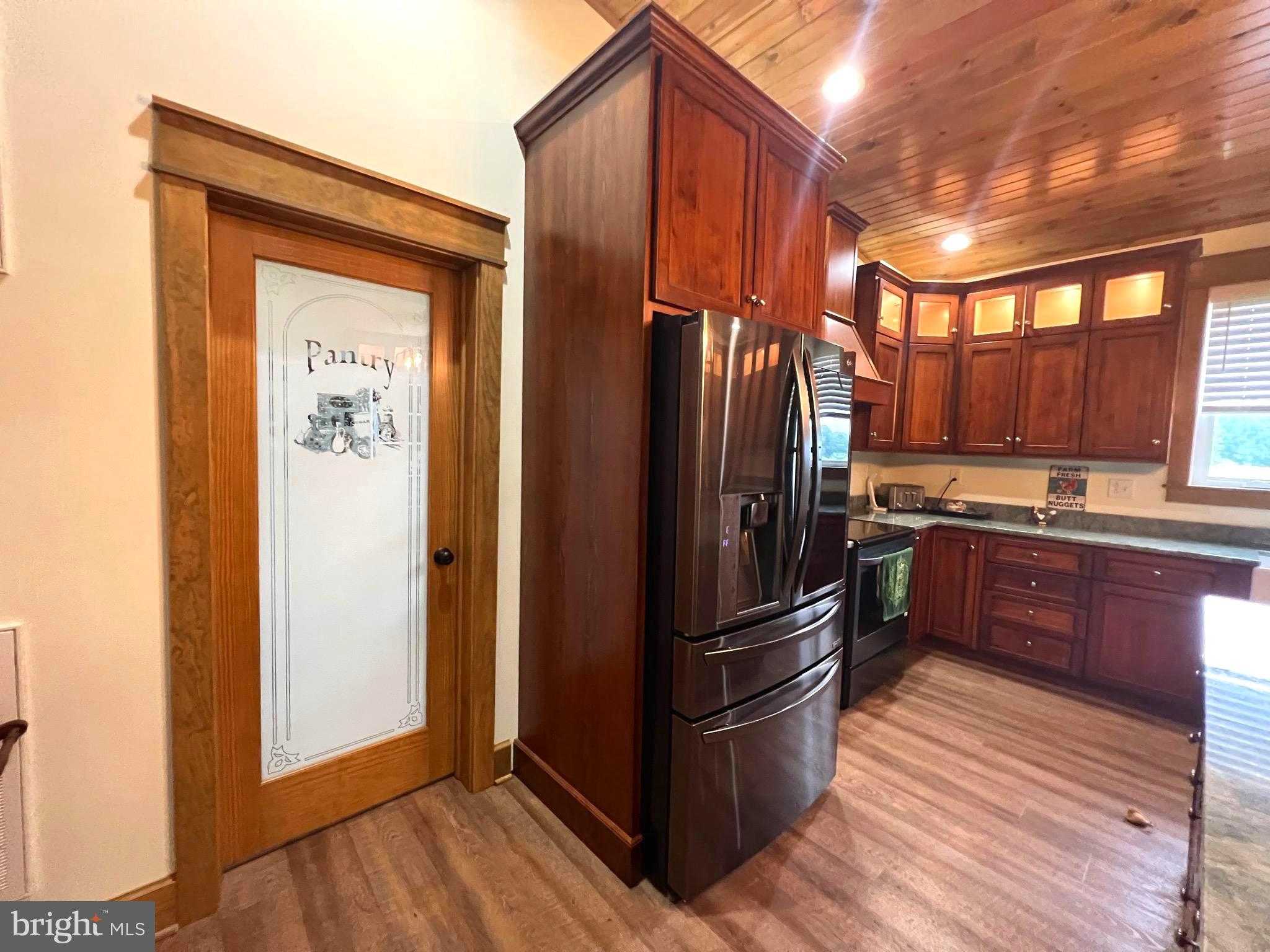 1924 Winding Ln photo 33