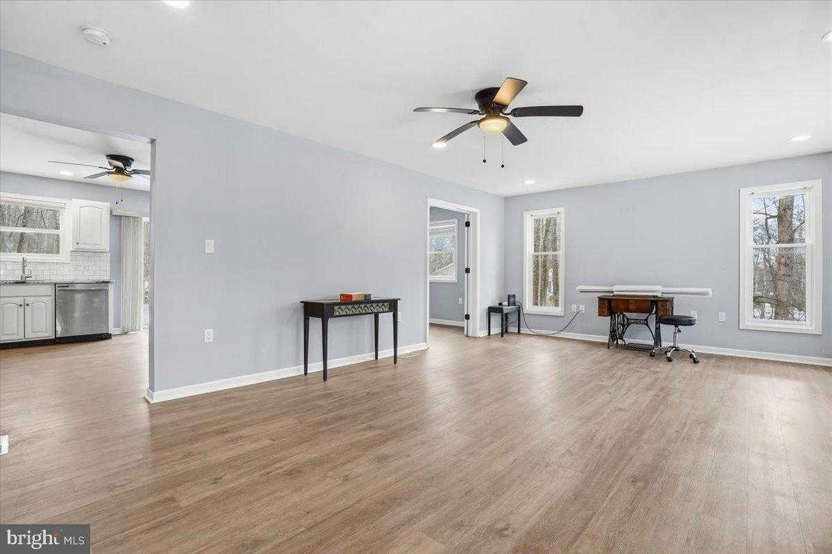 5528 Elmwood Dr photo 6