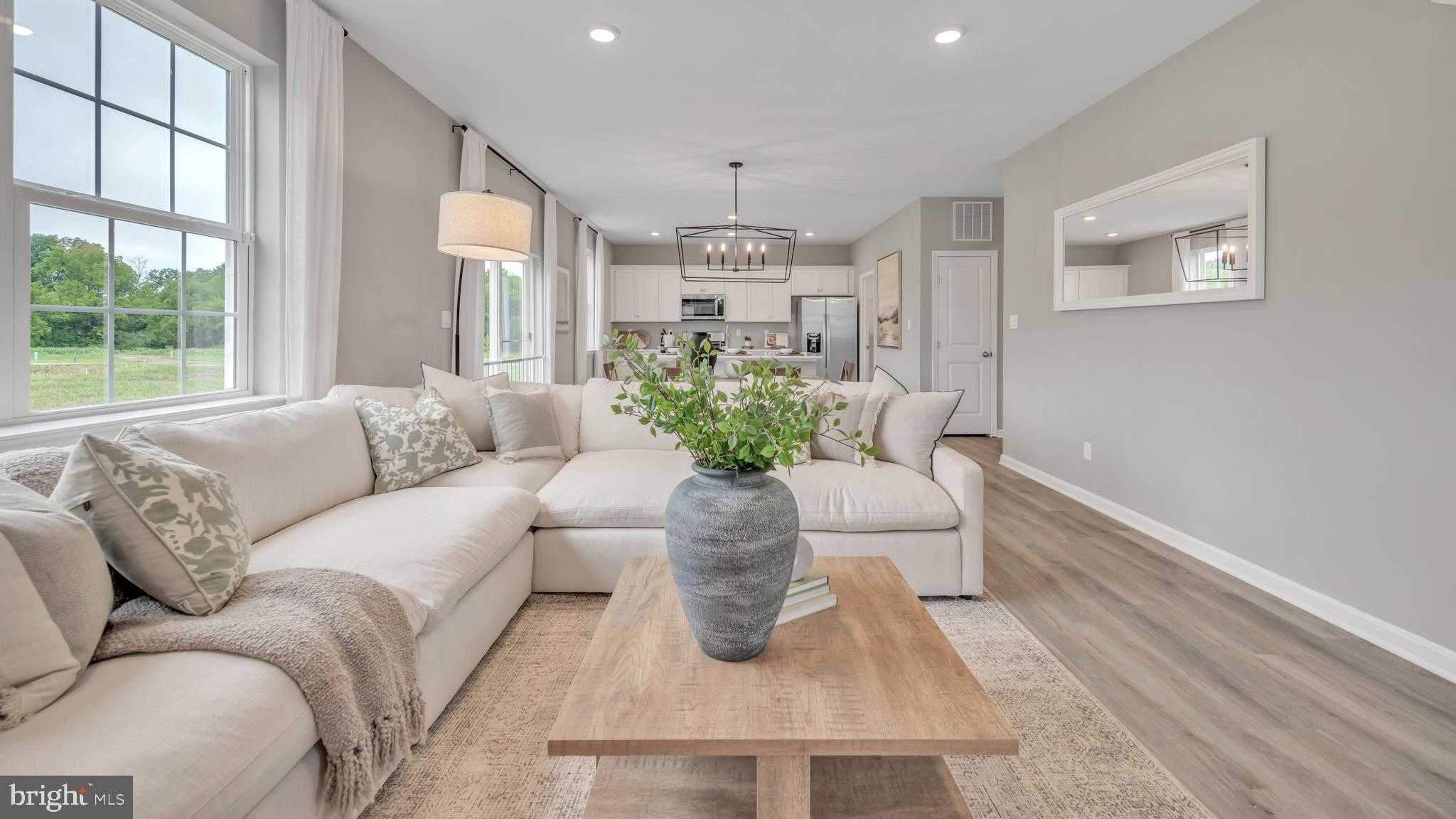 235 Bella Dr photo 2