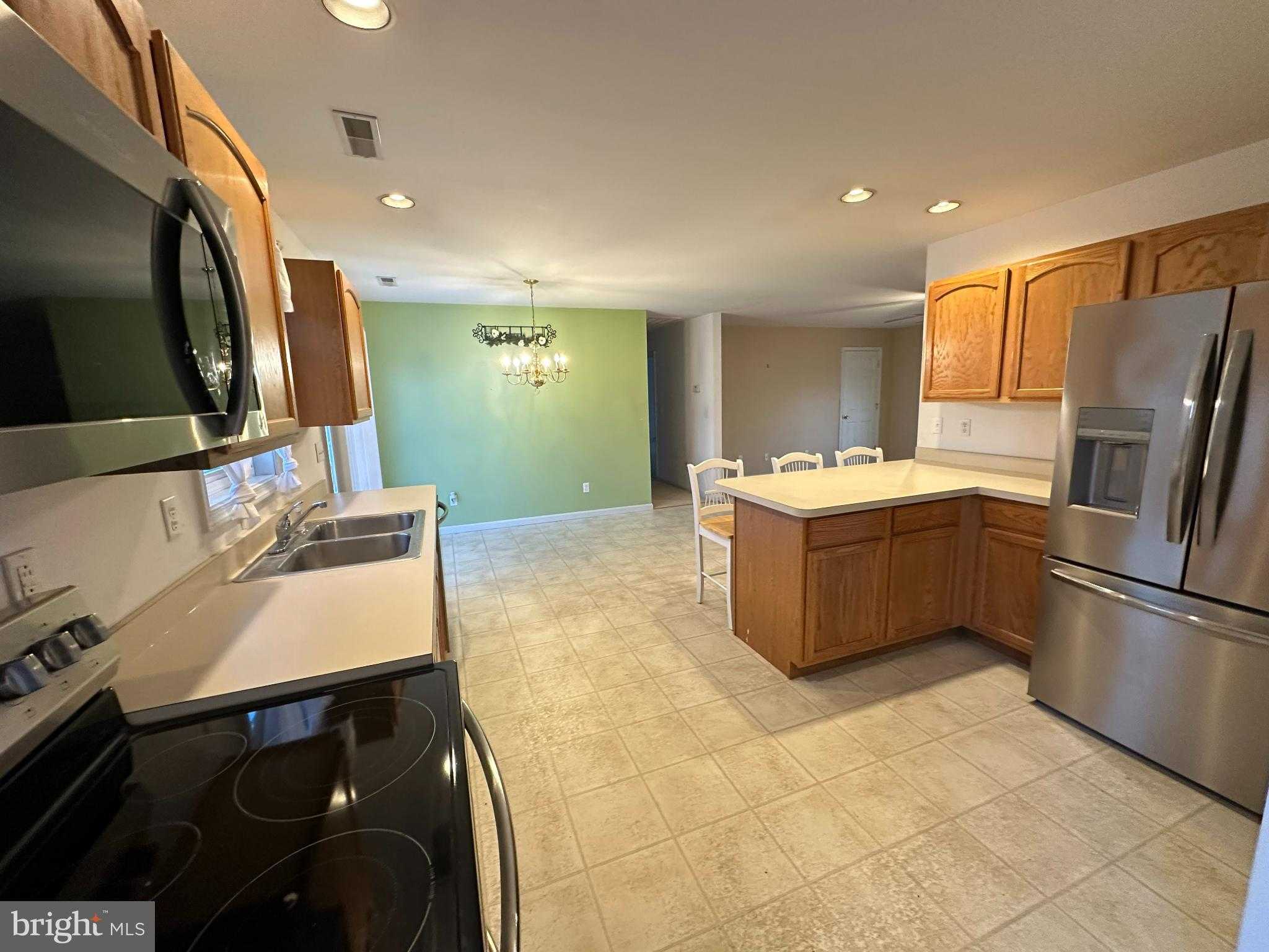 408 Bernard Ave photo 8