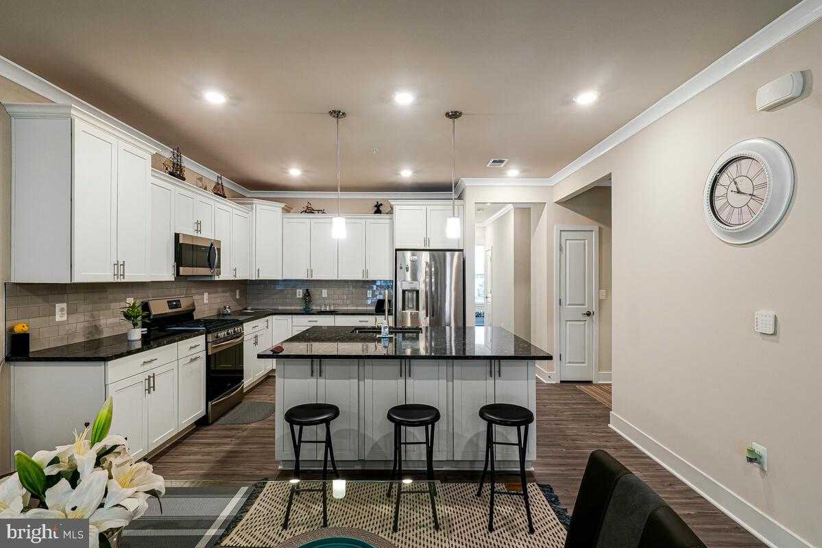 10618 Mount Rainier Pl photo 8