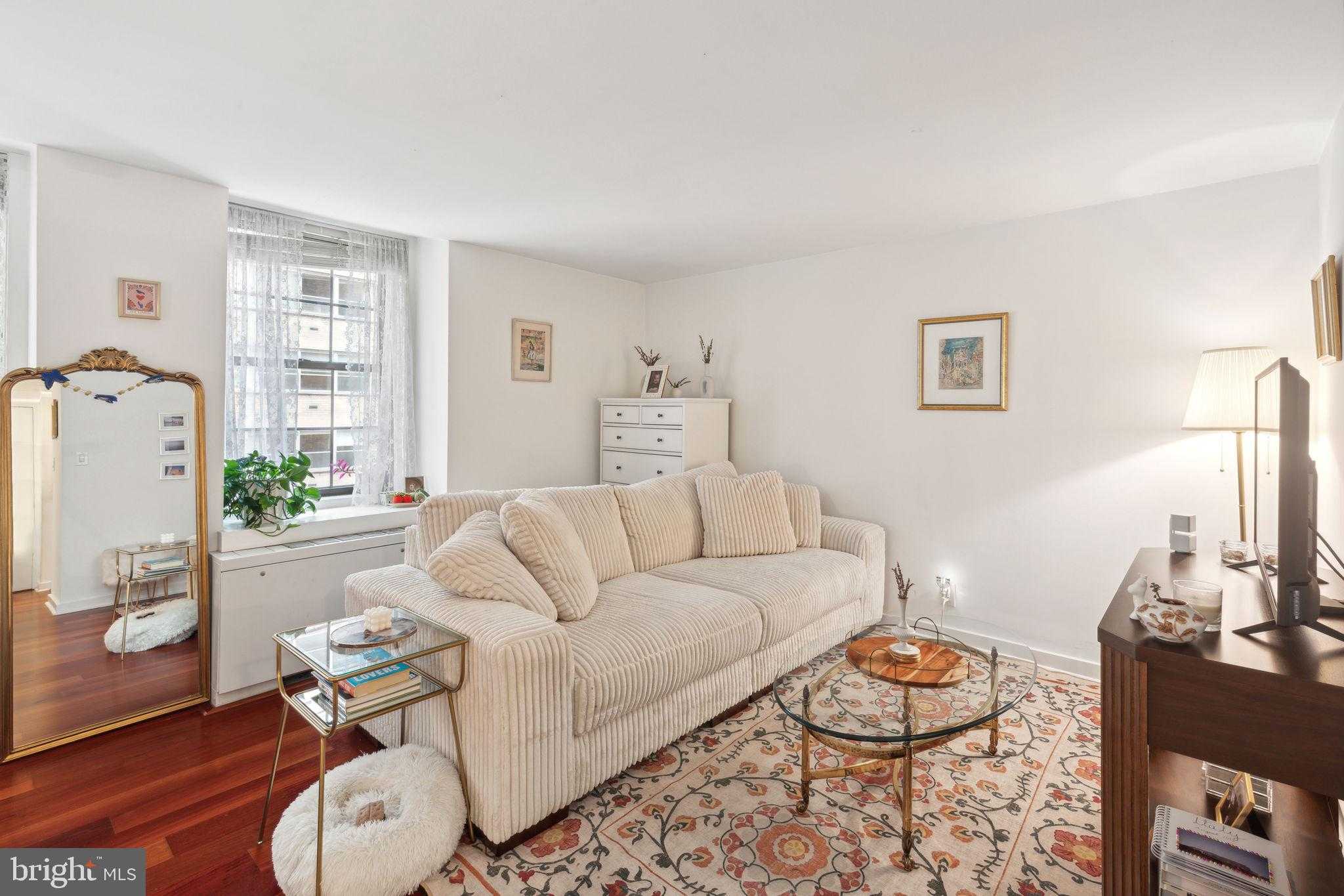 219 S 18th St # 704 photo 5