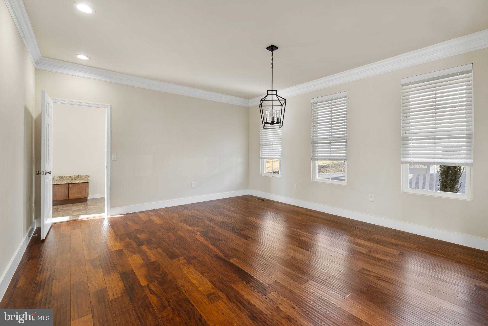 401 Land OR Dr photo 16