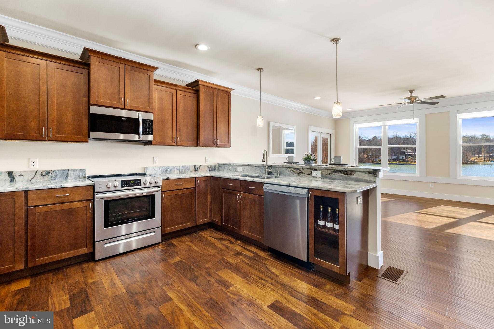 401 Land OR Dr photo 18