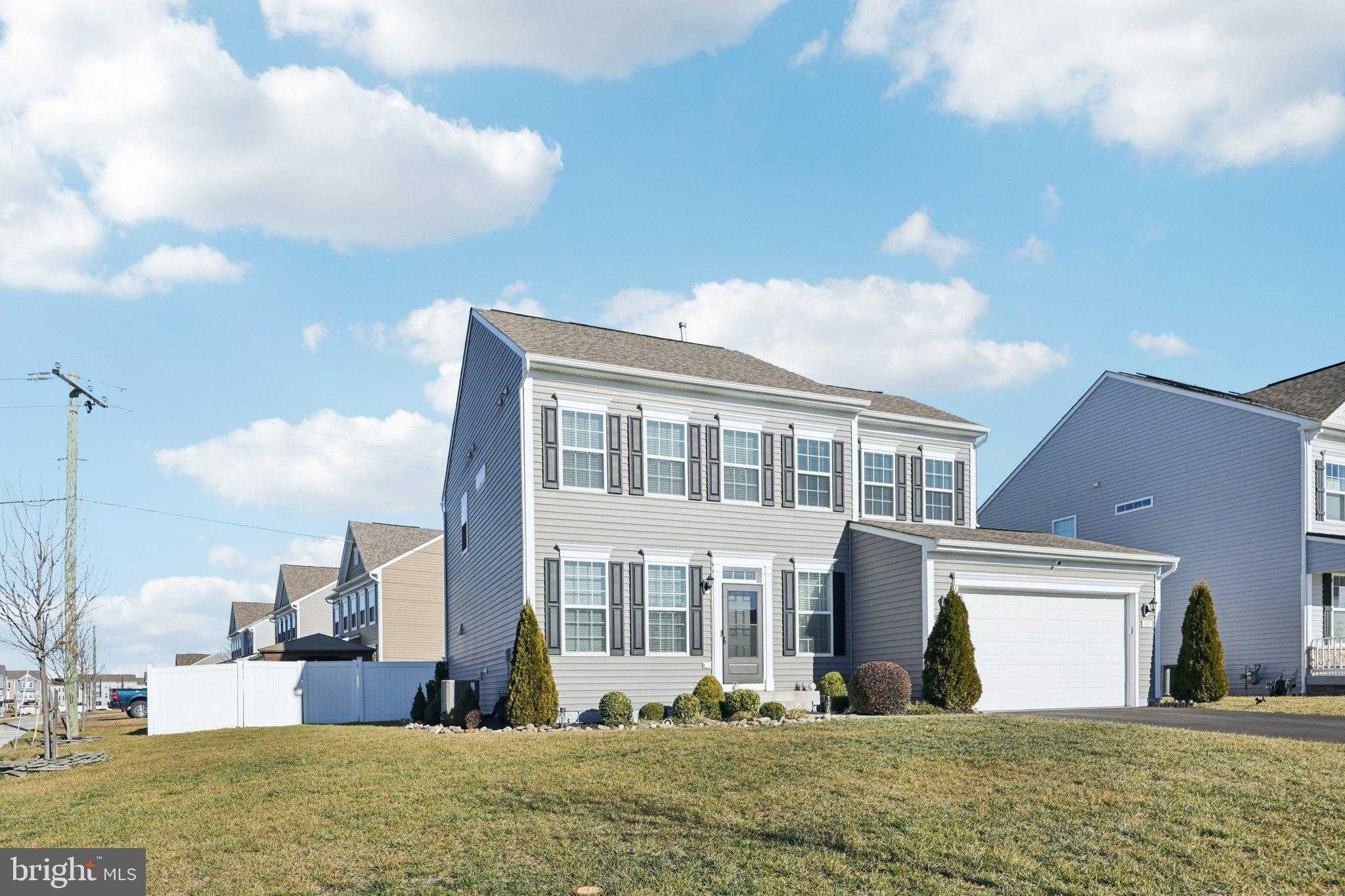 101 Sovereign CT photo 3