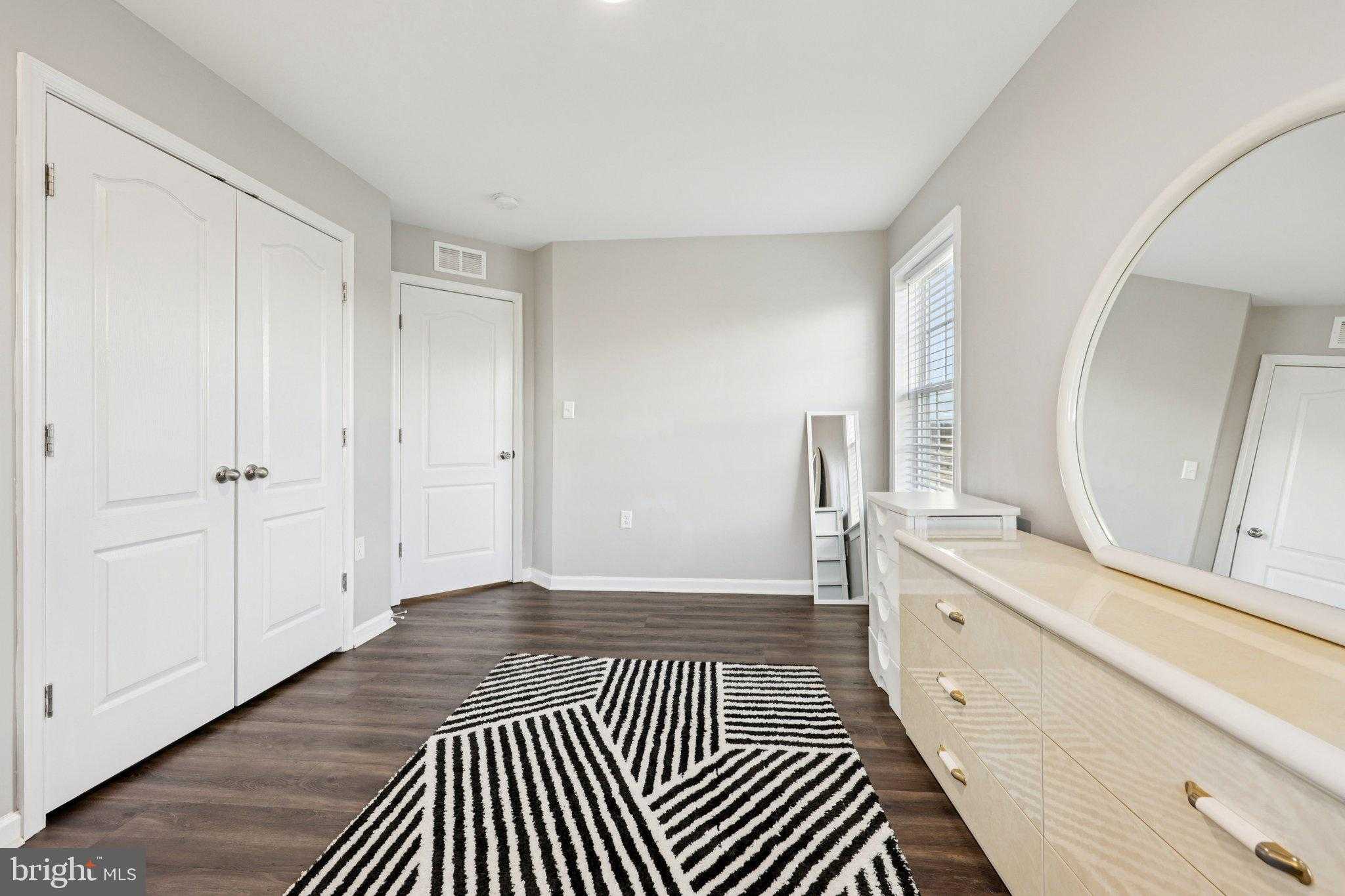 101 Sovereign CT photo 30