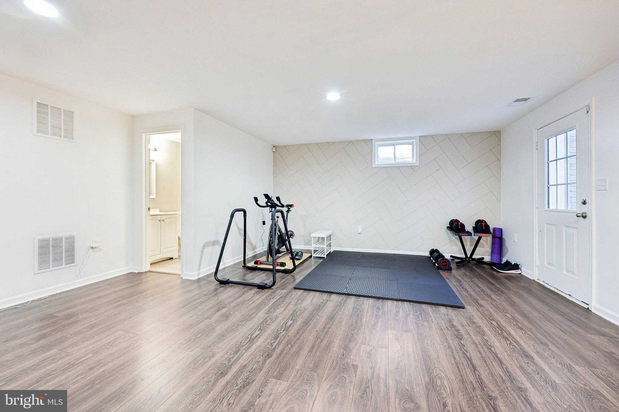 101 Sovereign CT photo 38