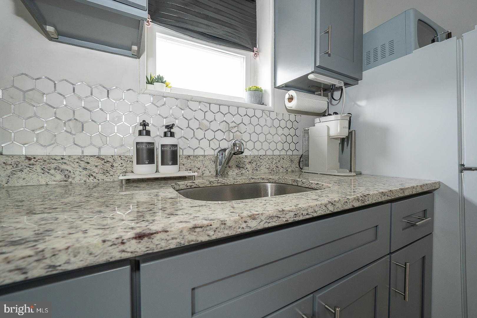 2314 Brown St photo 9