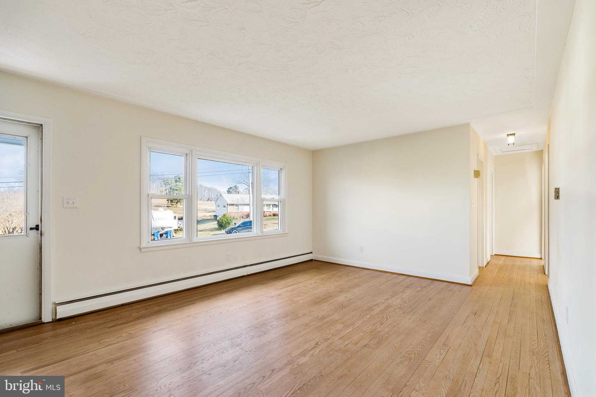 404 Pearl St photo 18