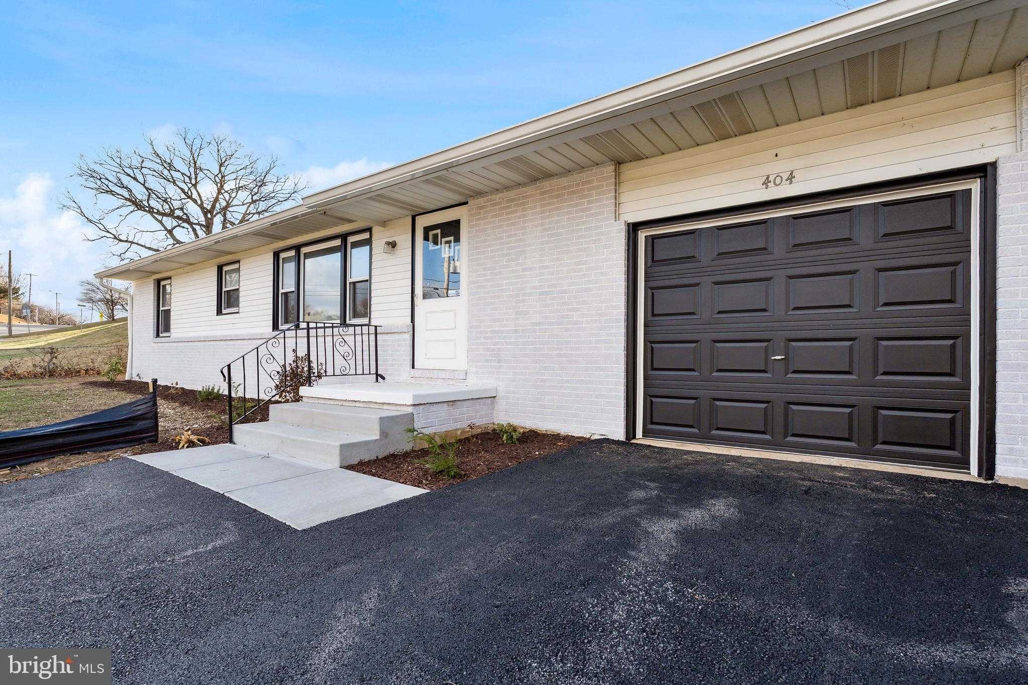 404 Pearl St photo 3