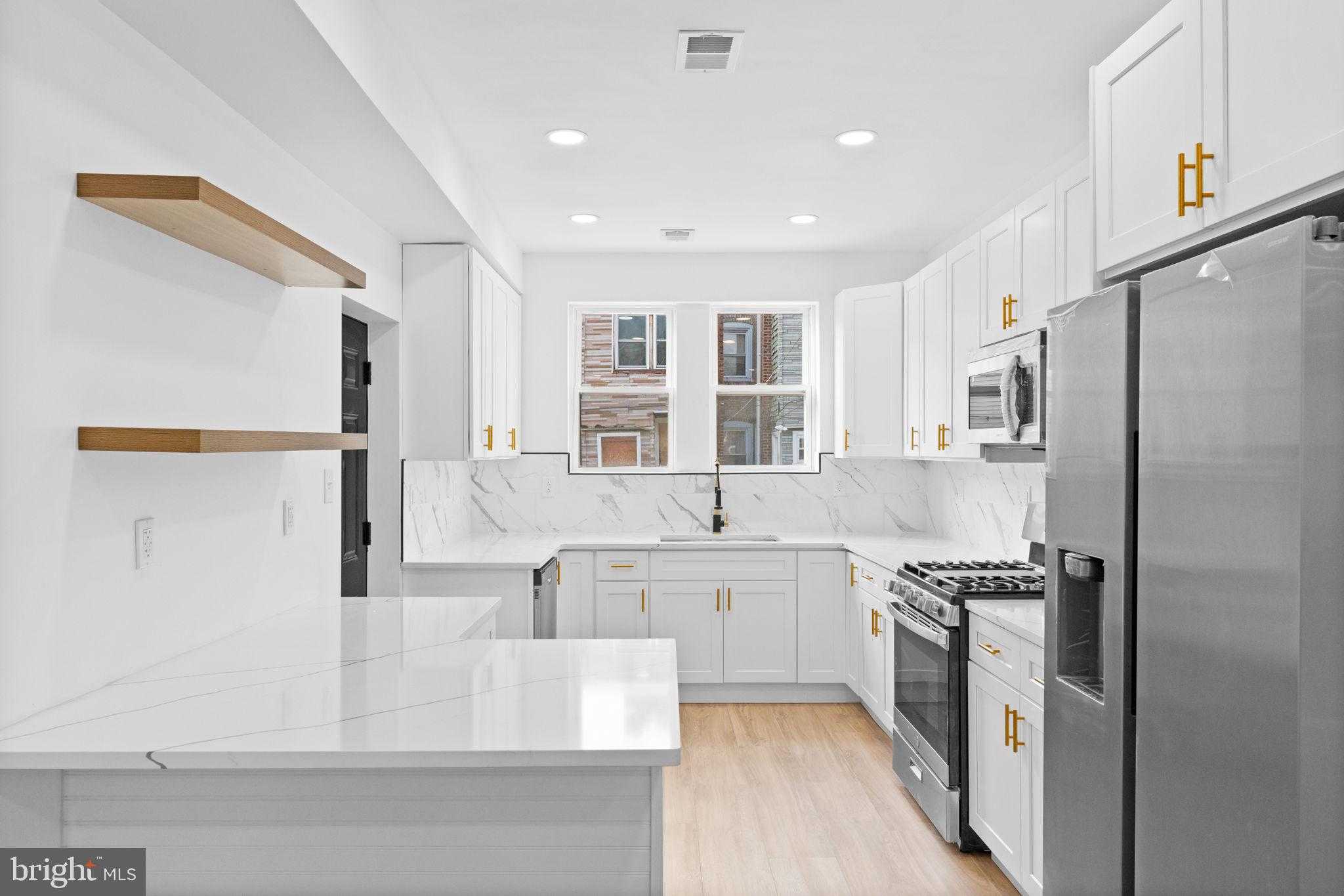 3932 N Smedley St photo 8