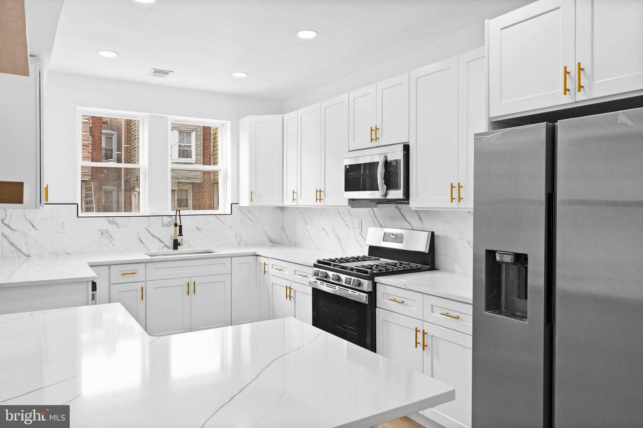 3932 N Smedley St photo 9