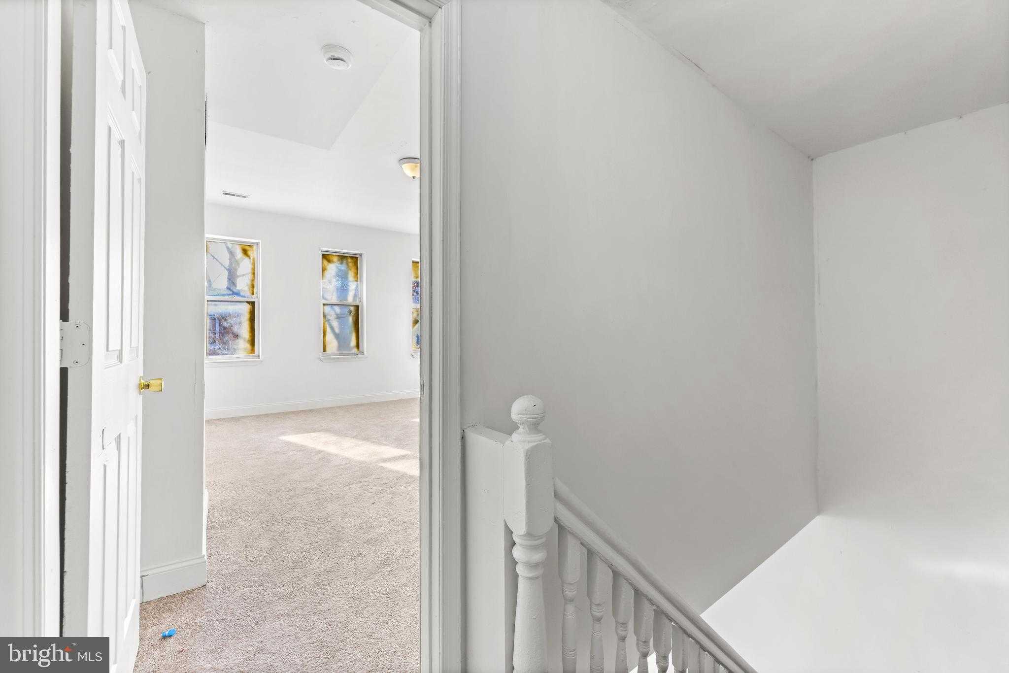 2546 W Baltimore St photo 17