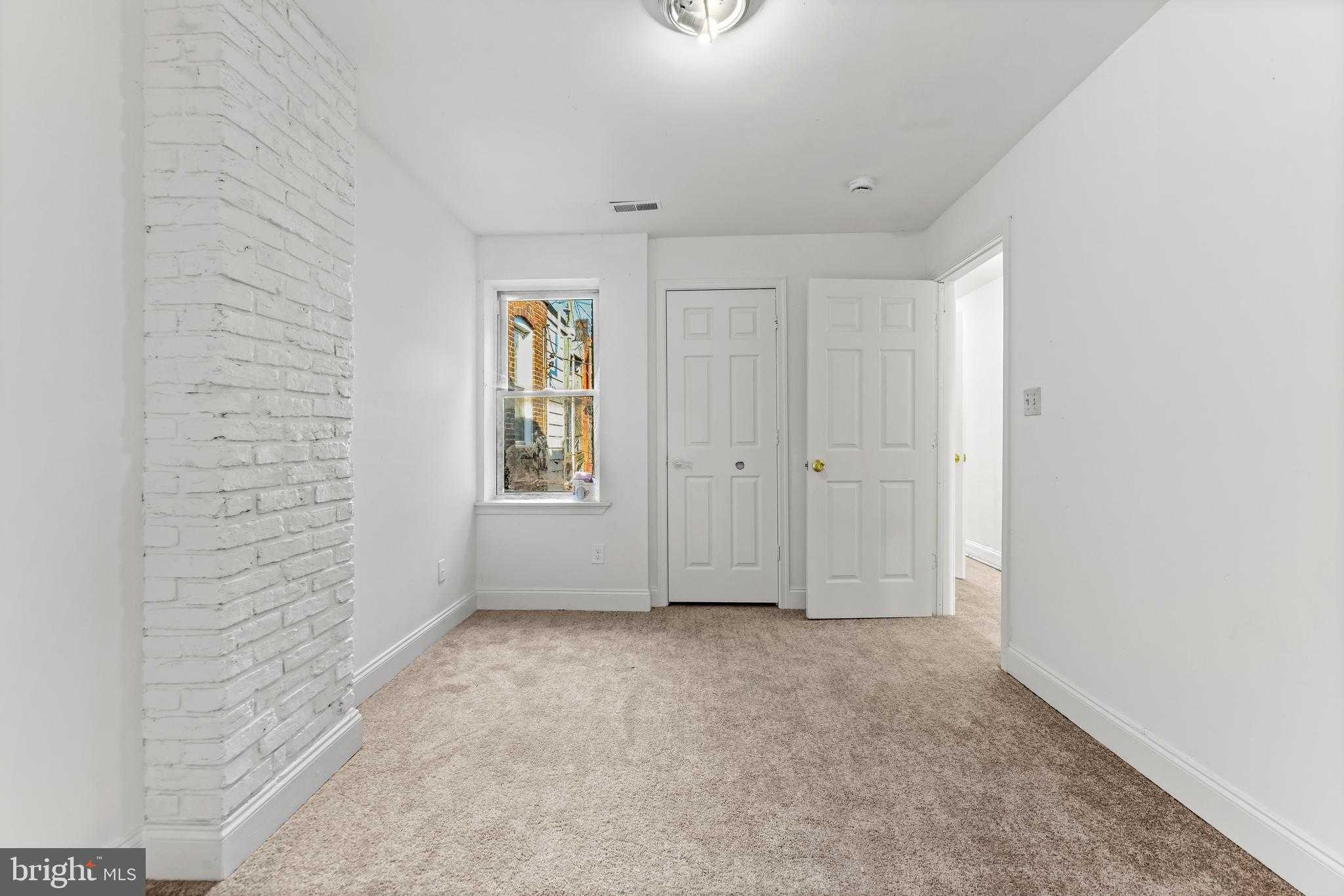 2546 W Baltimore St photo 19