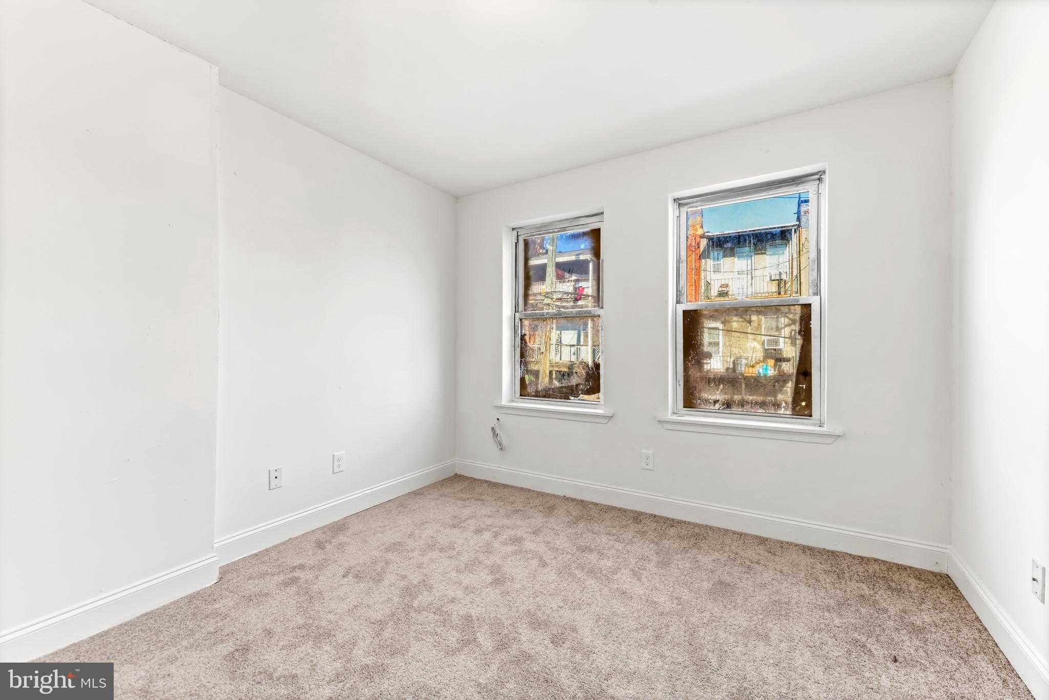 2546 W Baltimore St photo 20