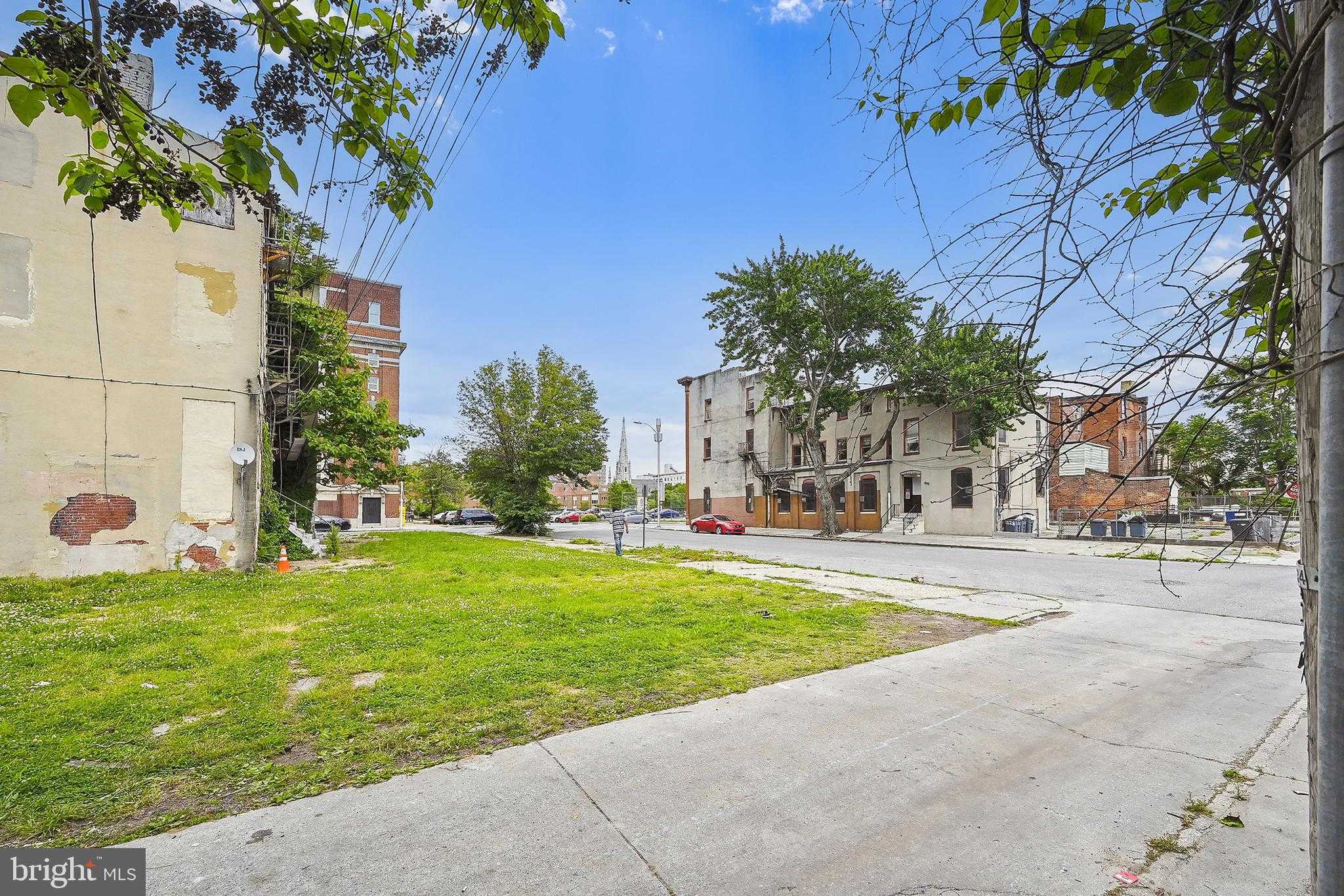 1305 Druid Hill Ave photo 3