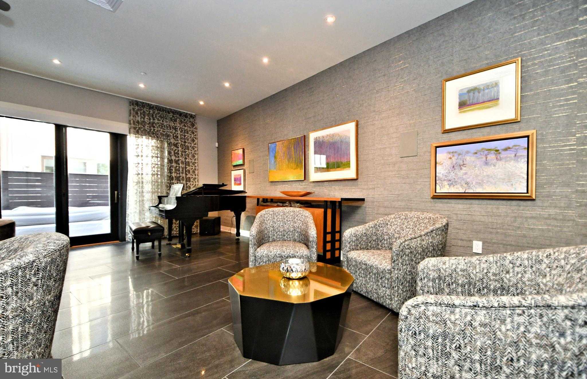 624 N Bodine St photo 54