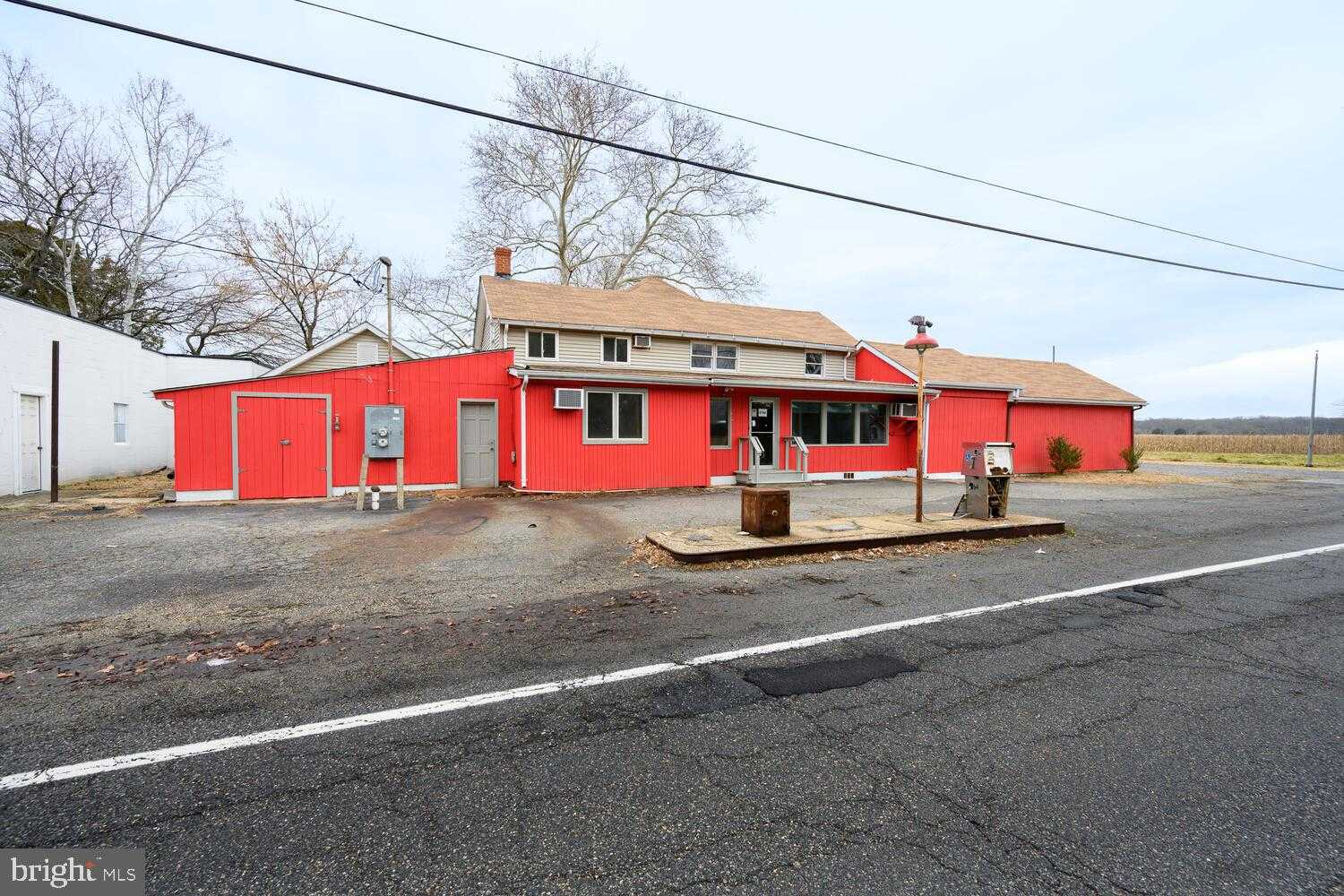 6746 Quaker Neck Rd photo 3