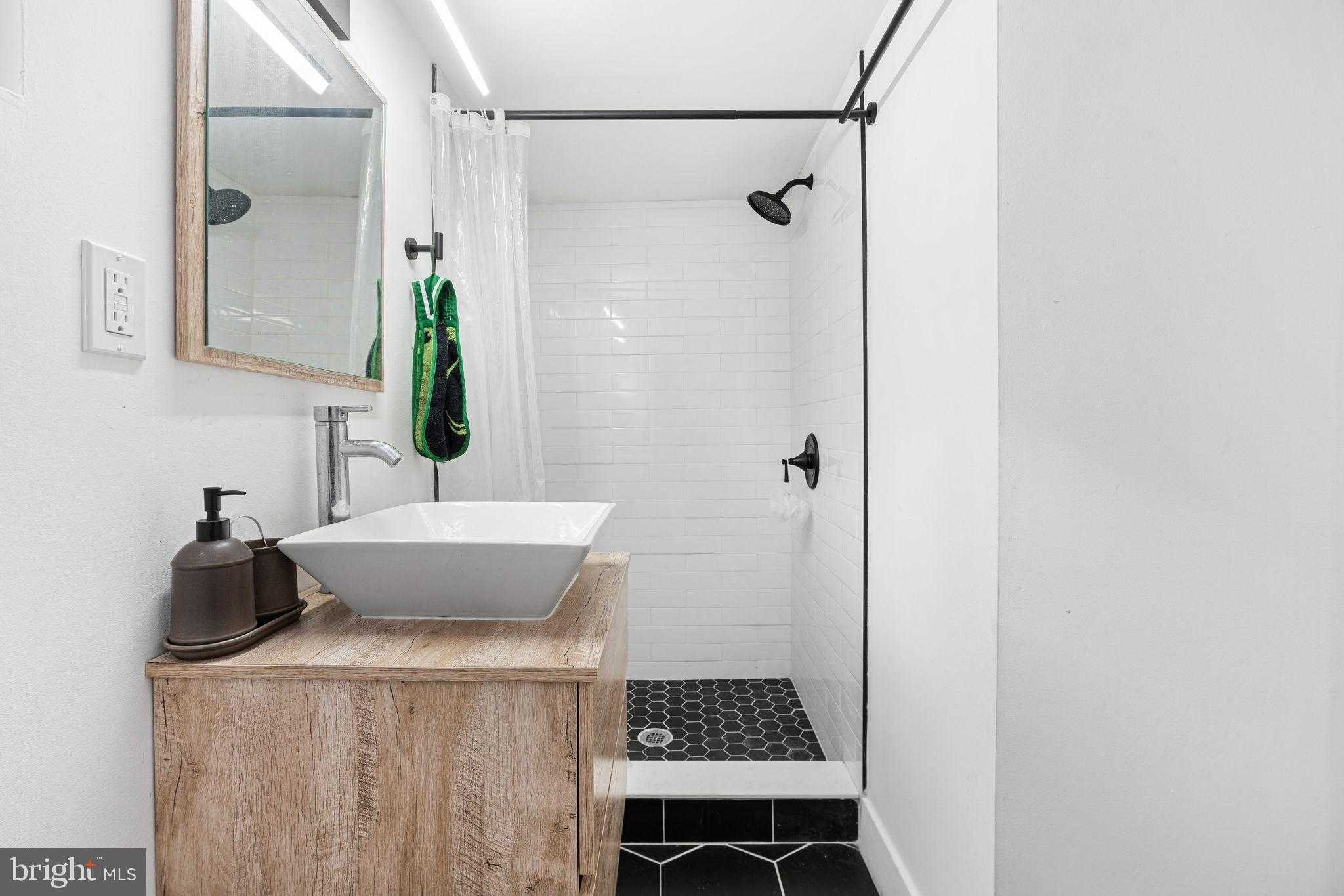 2937 Nicholas St photo 20