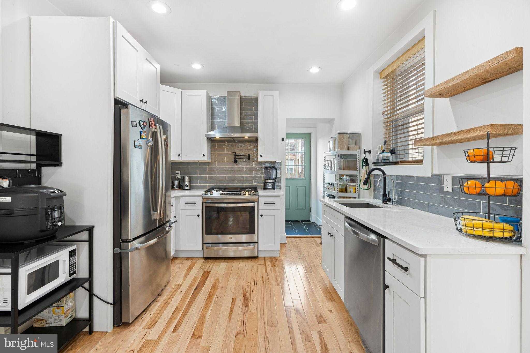 2937 Nicholas St photo 9