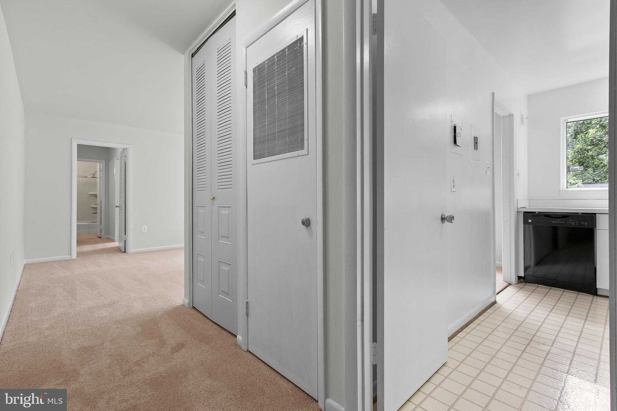 10626 Weymouth St photo 7