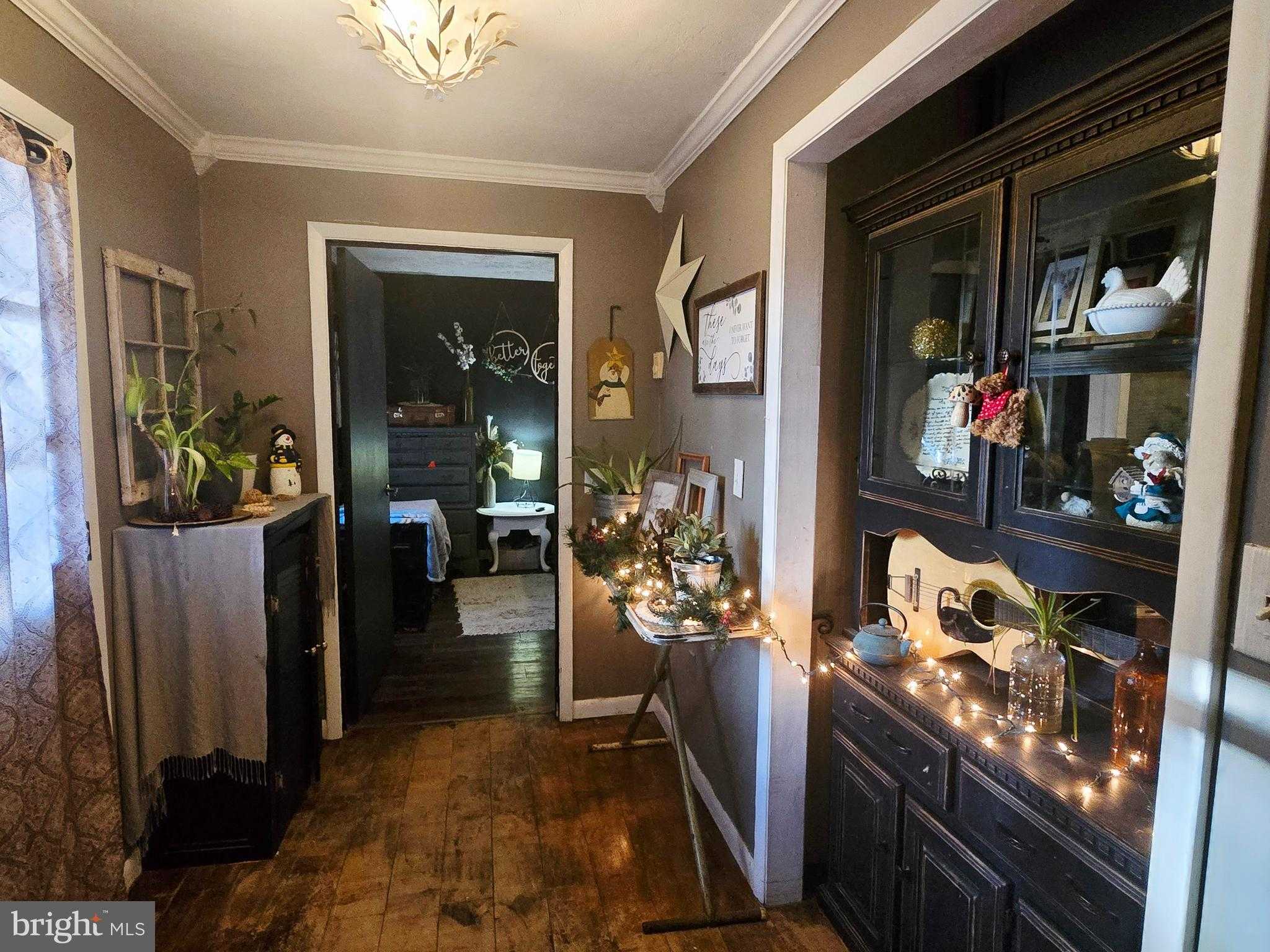 326 Locust St photo 10