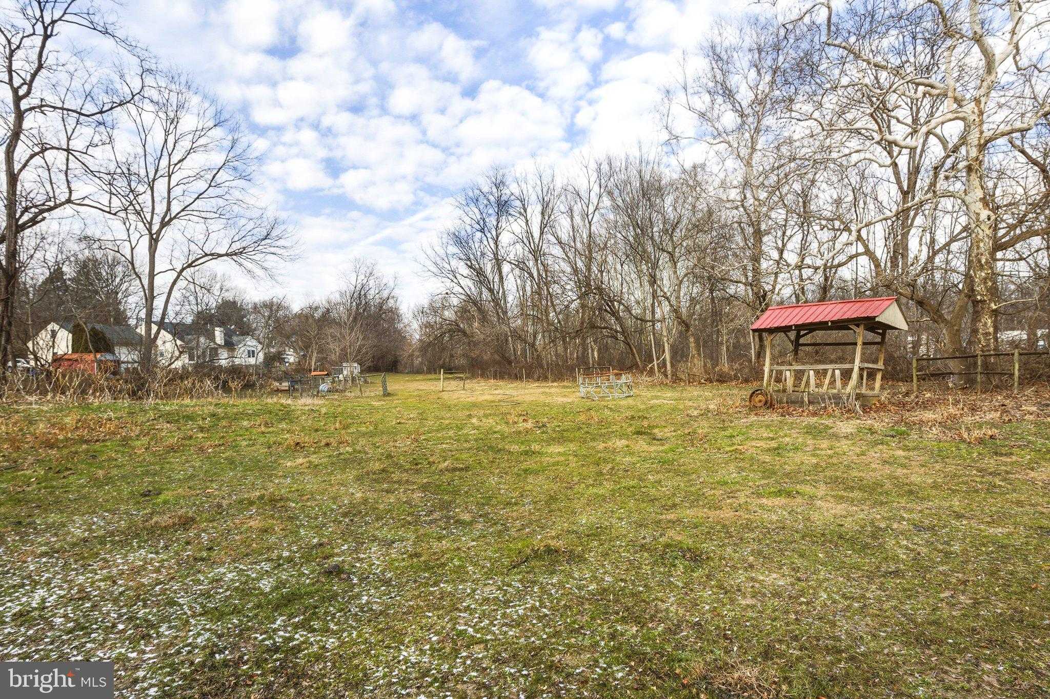 3 E Pennsy Rd photo 32