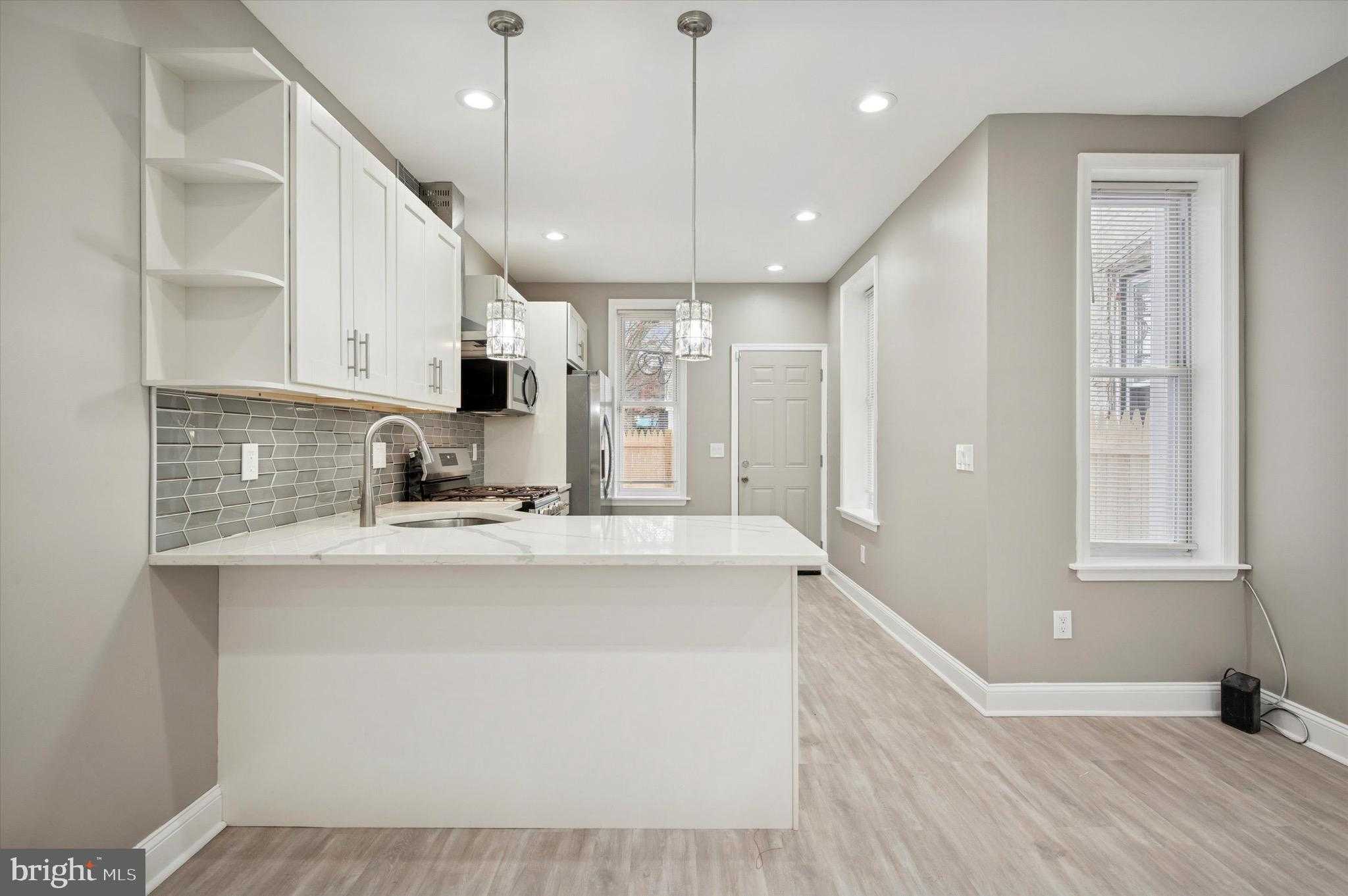 2502 N Corlies St photo 6