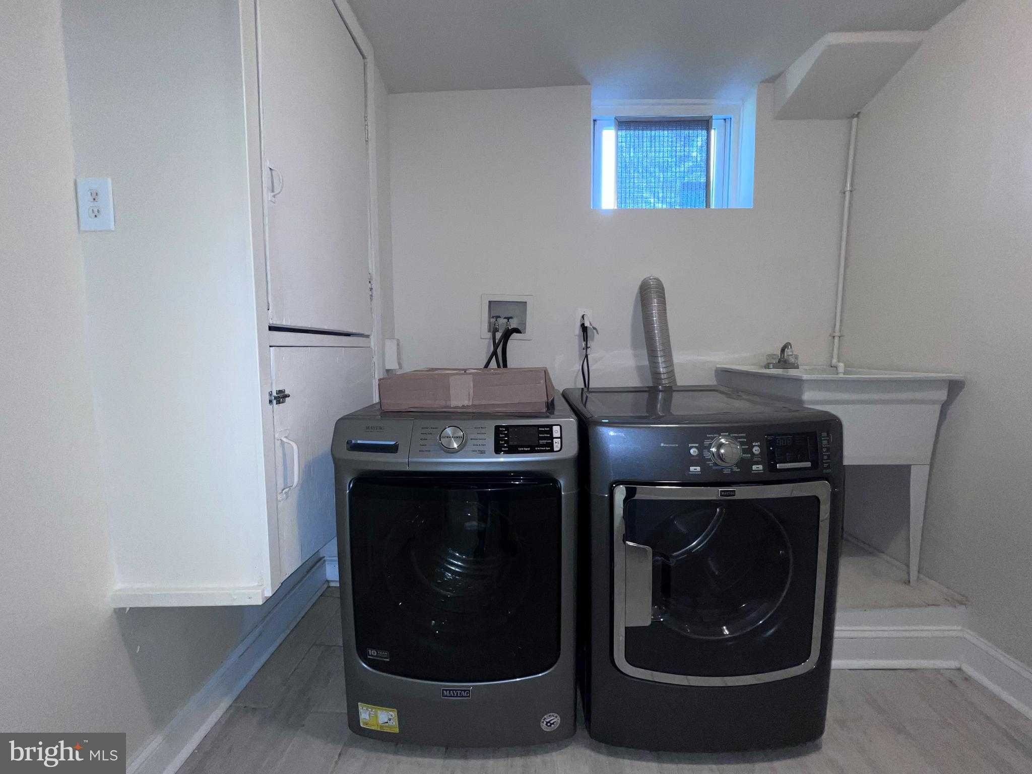 2911 Thorndale Ave photo 16