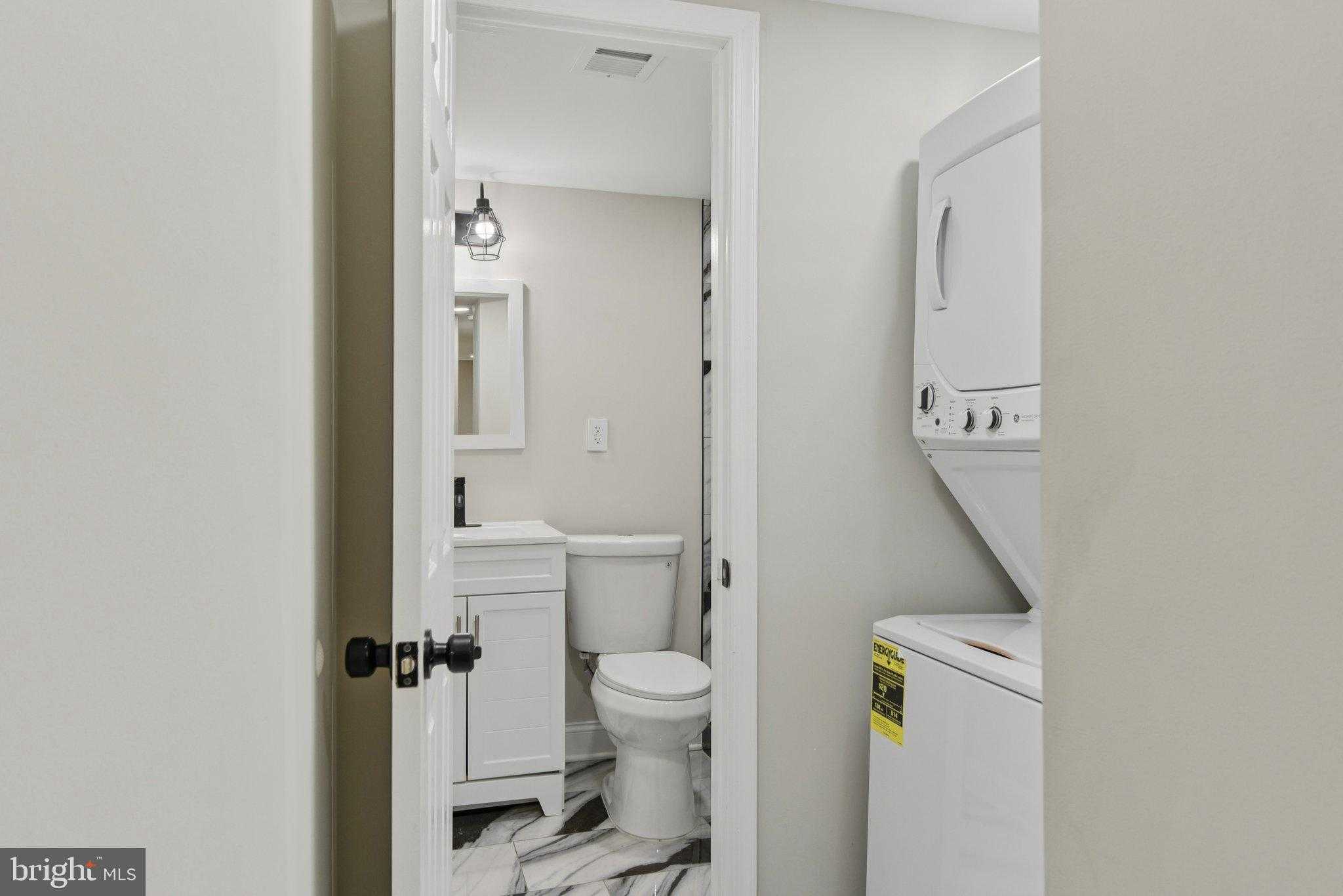 121 S Broadway photo 30