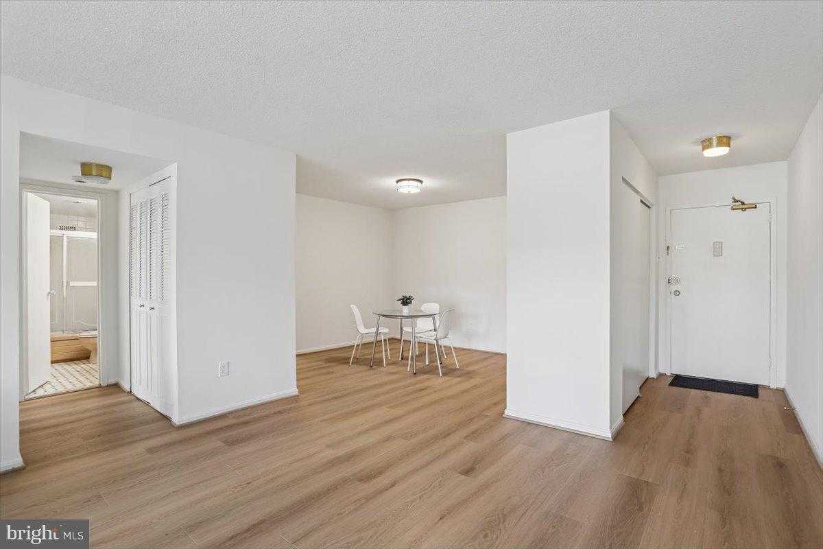 1300 Army Navy Dr Apt 106 photo 16