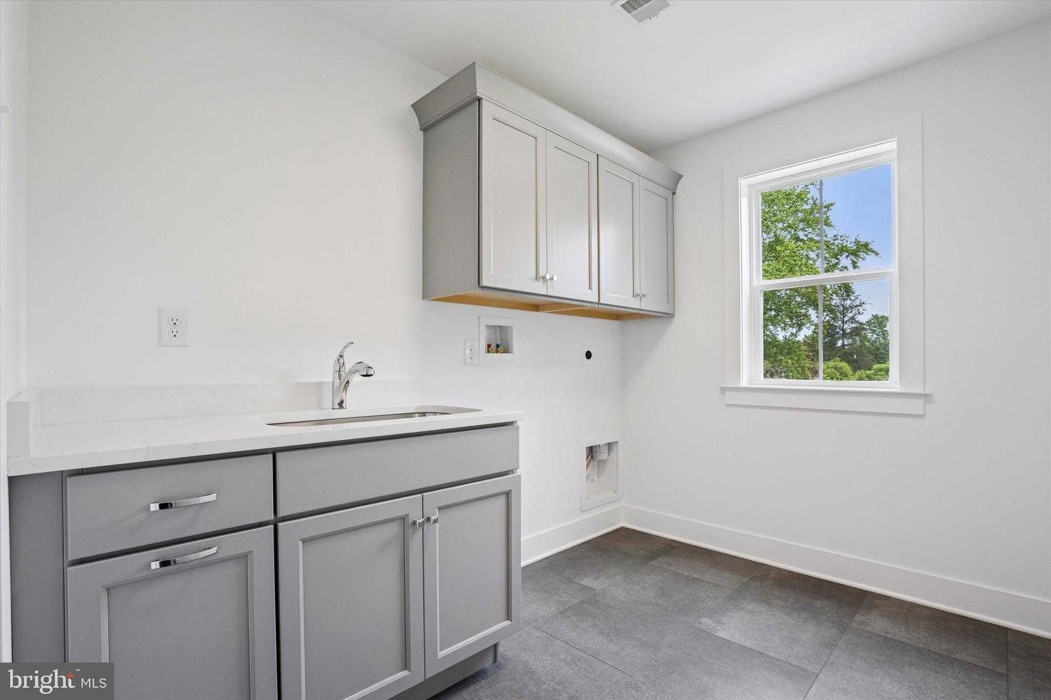 634 Highland Ave photo 30