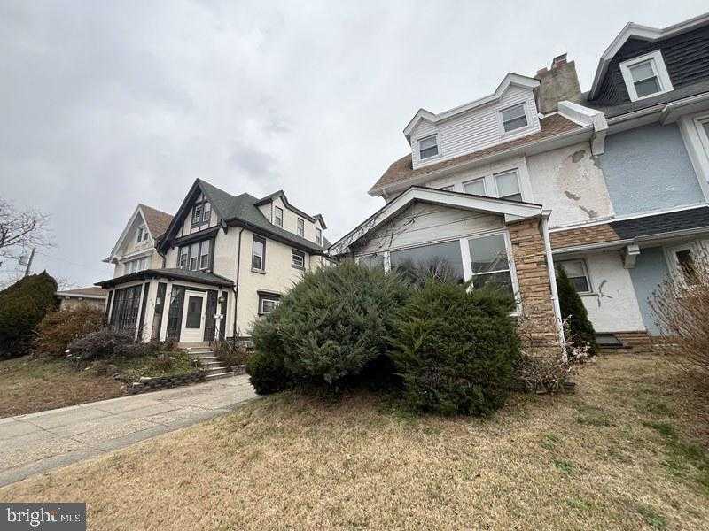 6419 N Fairhill St photo 3