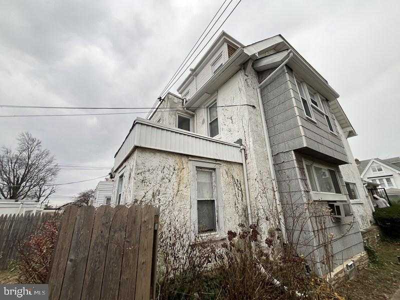 6419 N Fairhill St photo 5