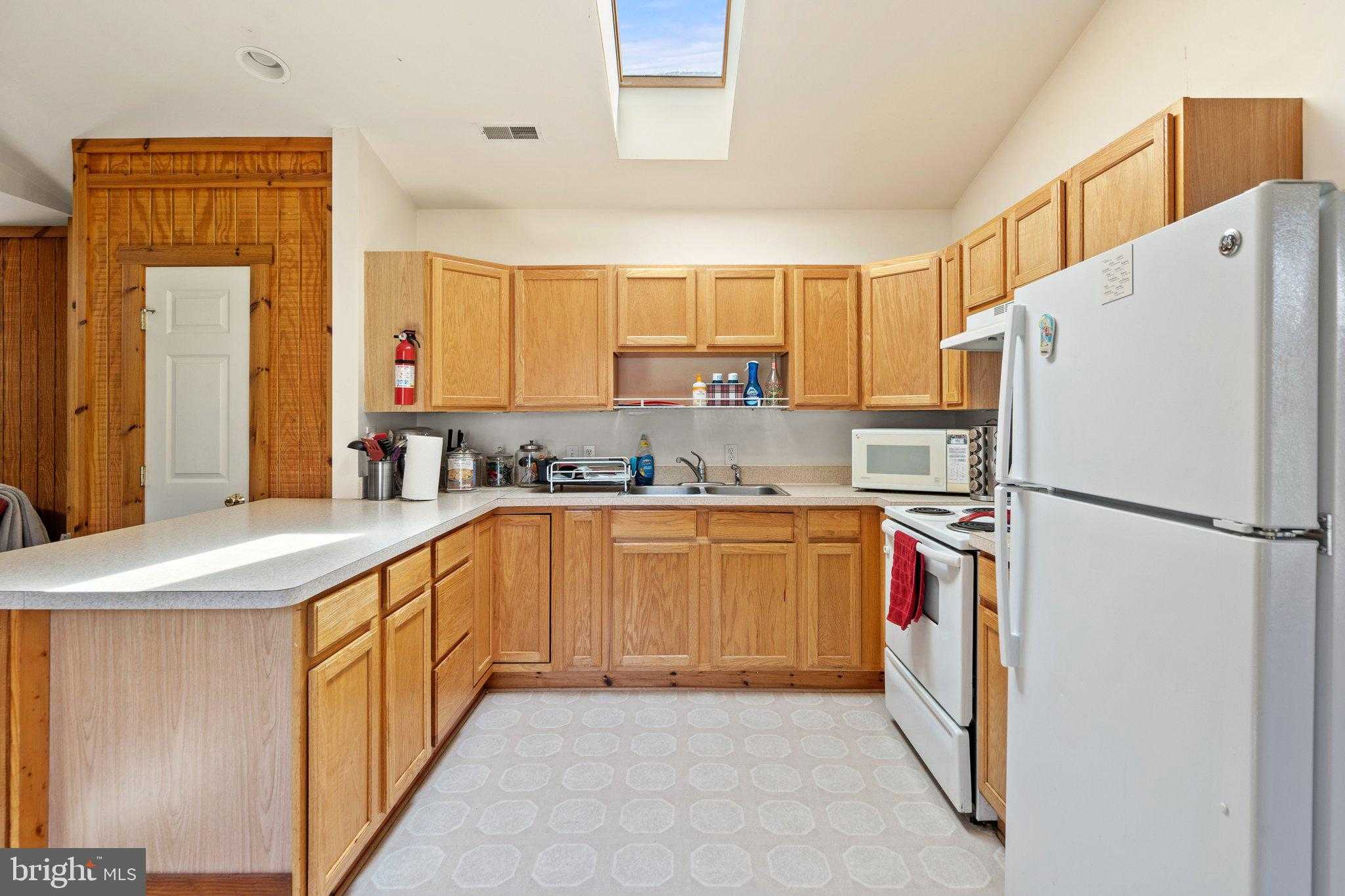 11947 Lee Hwy photo 27